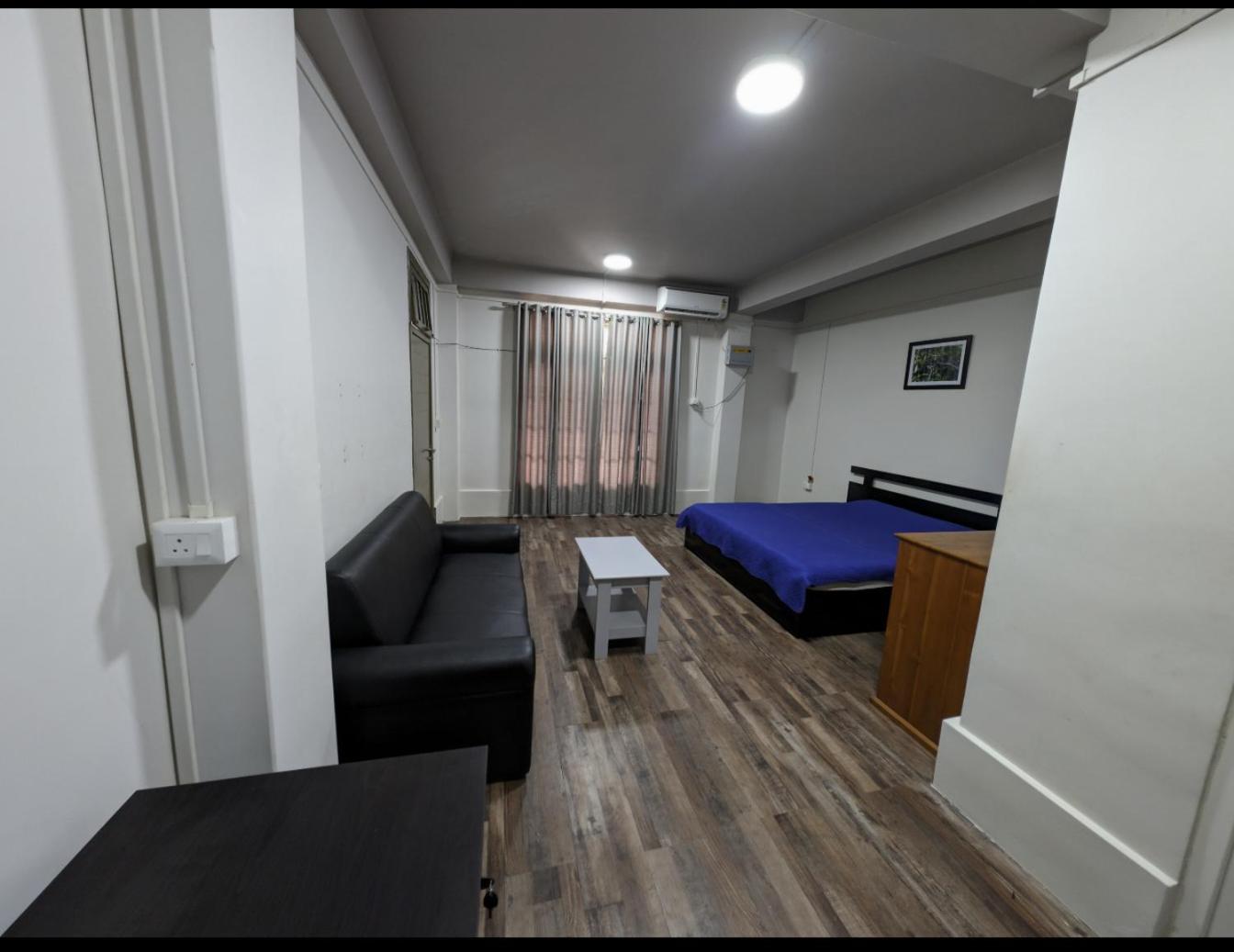 King Room with Balcony - Photo 13