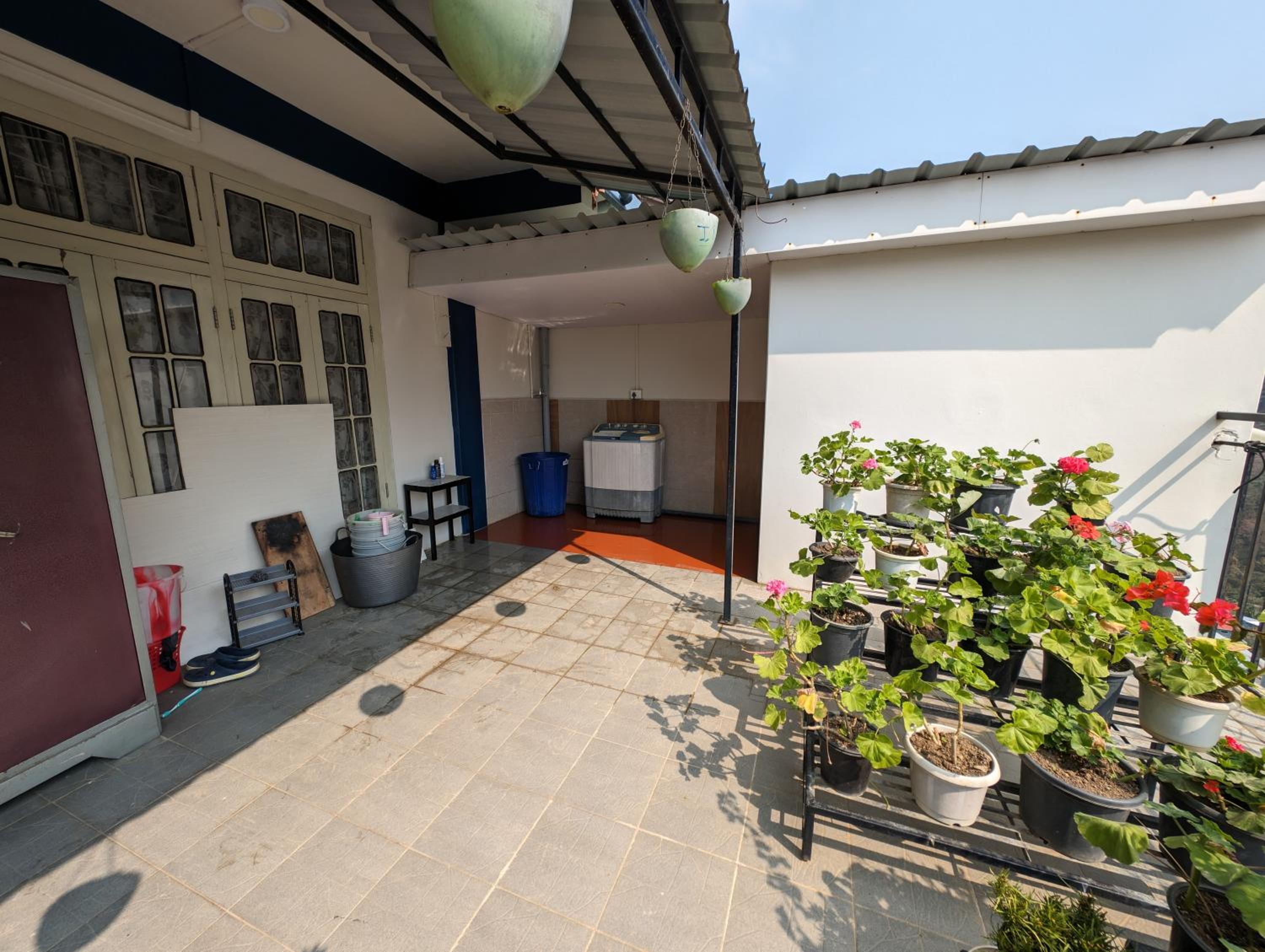 Twin Room with Private Bathroom - Photo 13