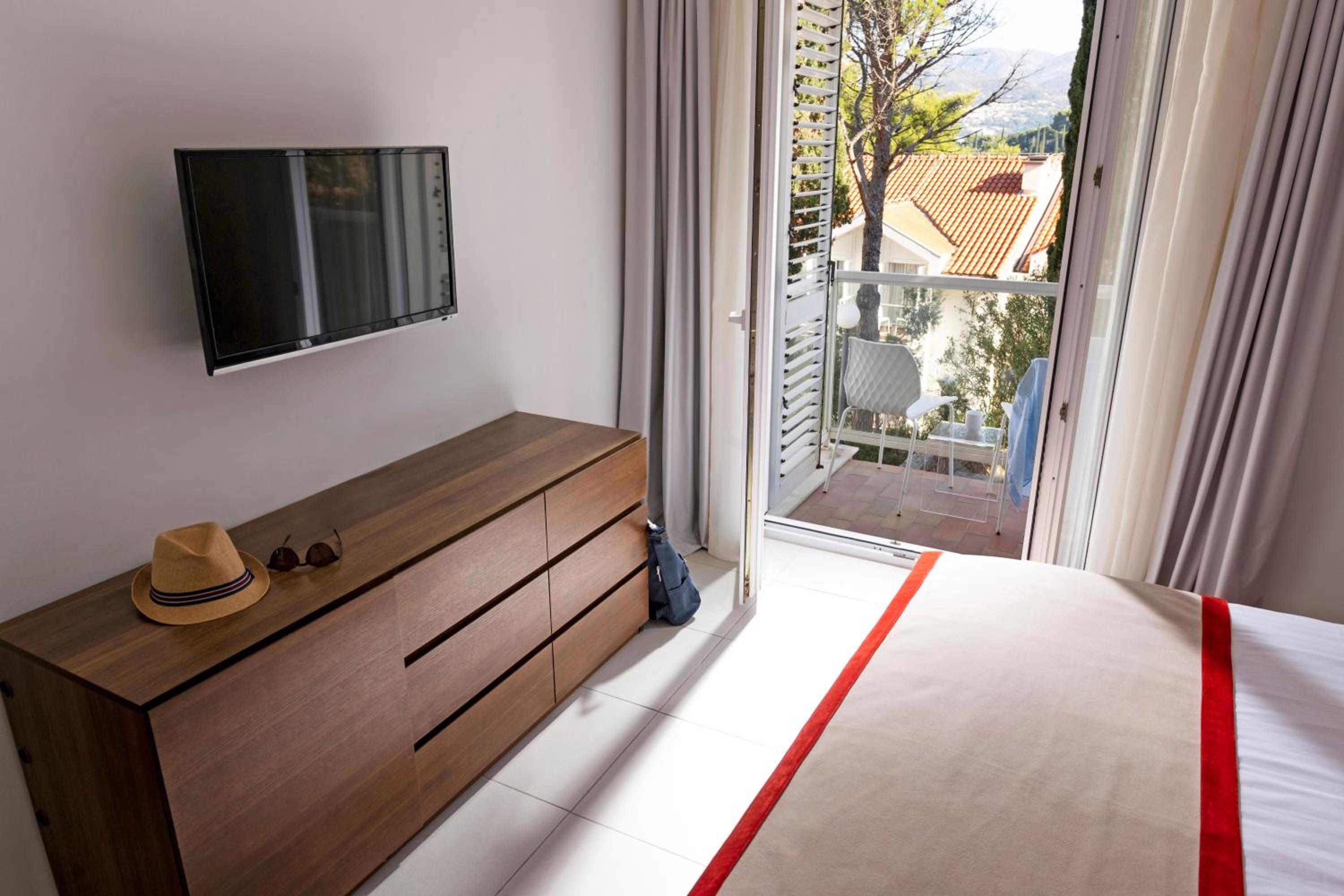Double Room with Balcony and Sea View photo 1