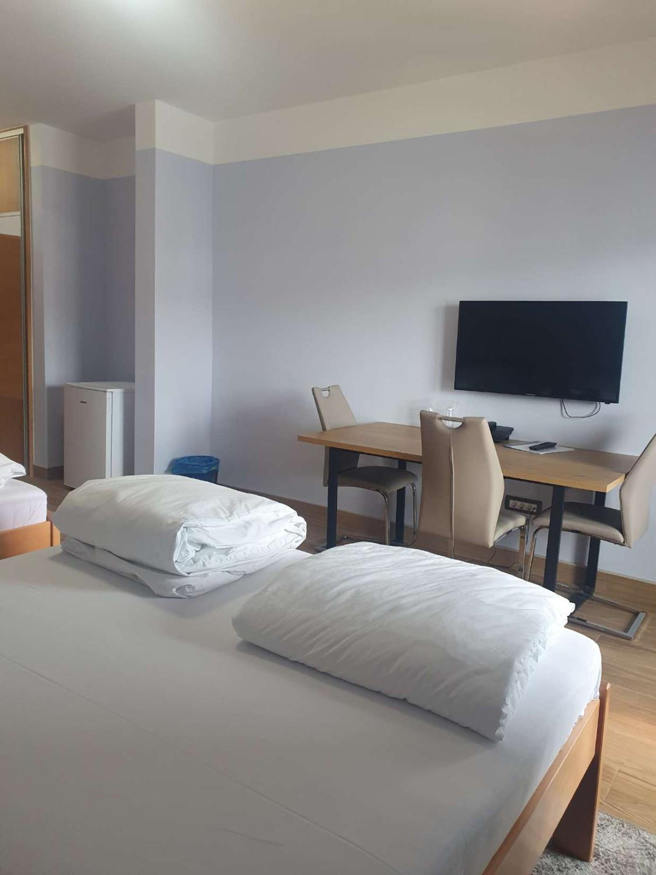 Triple Room - Photo 11