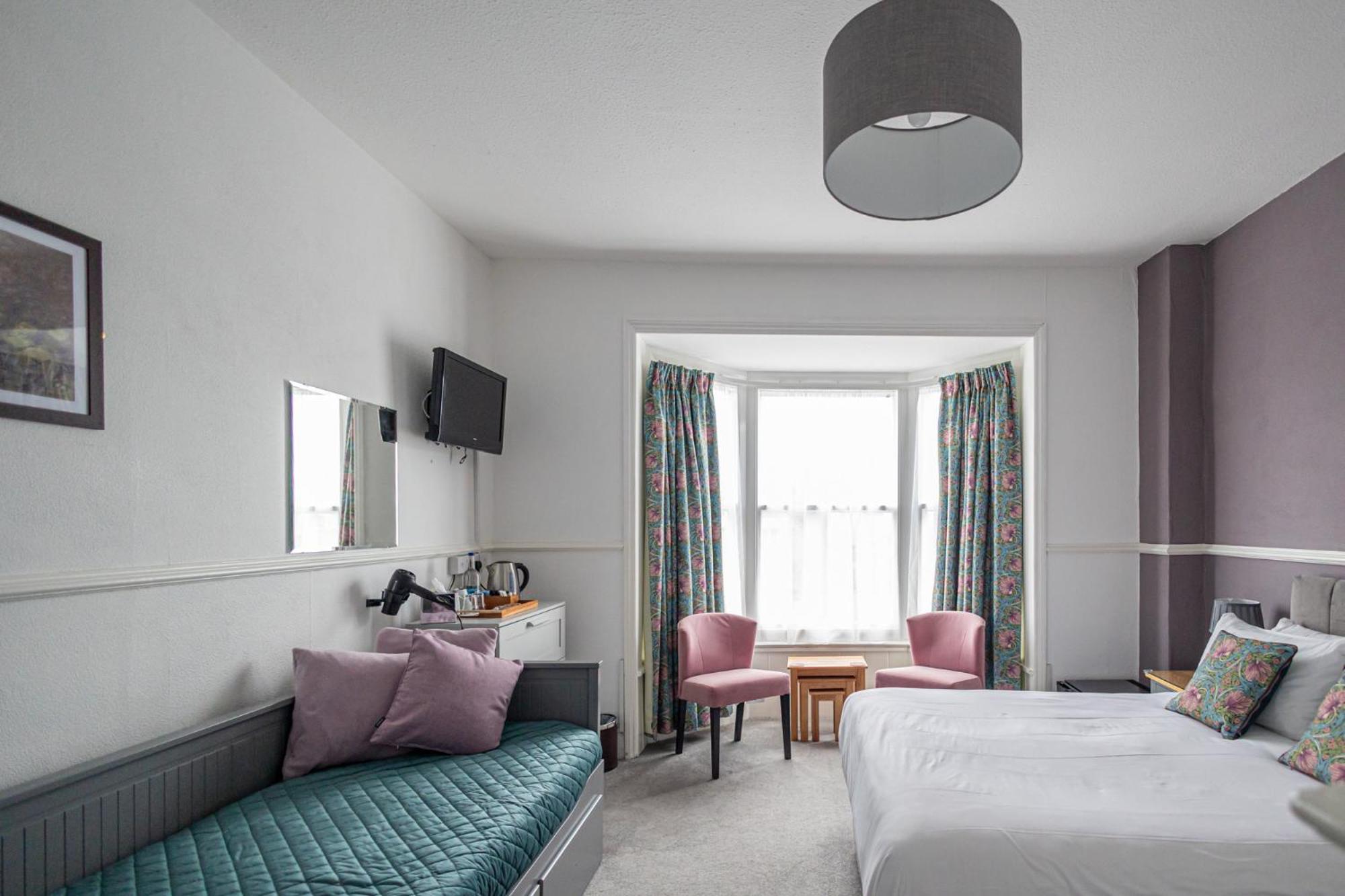 Large Double Room photo 2