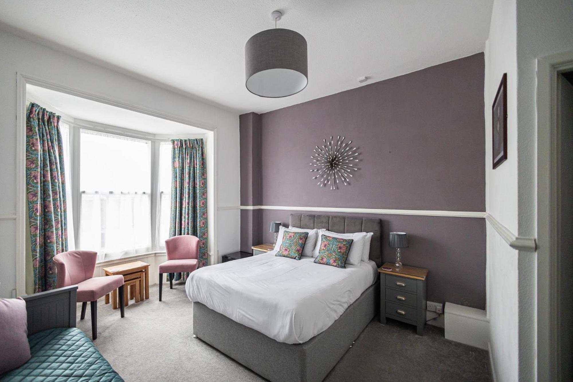 Large Double Room photo 3