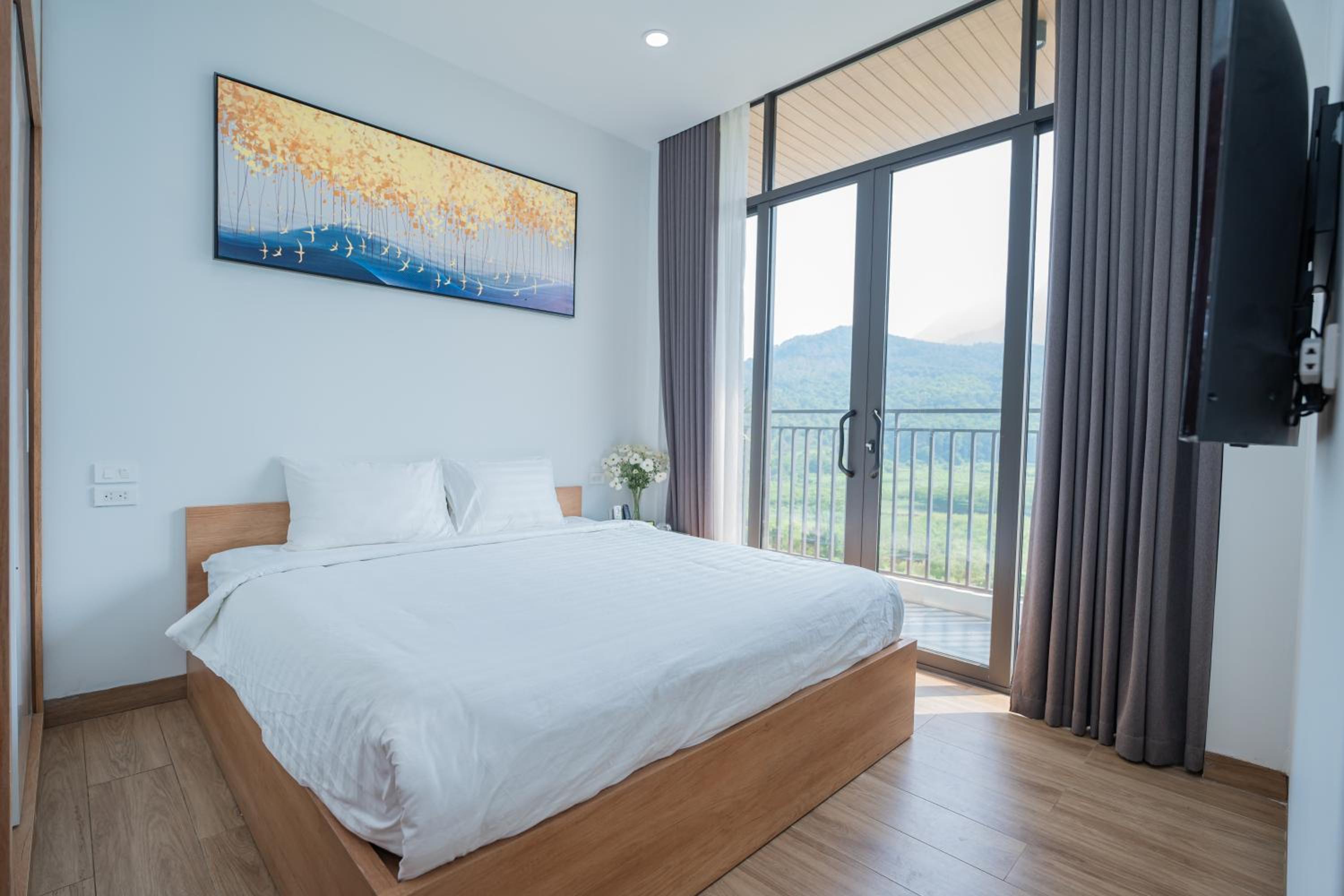 King Room with Mountain View