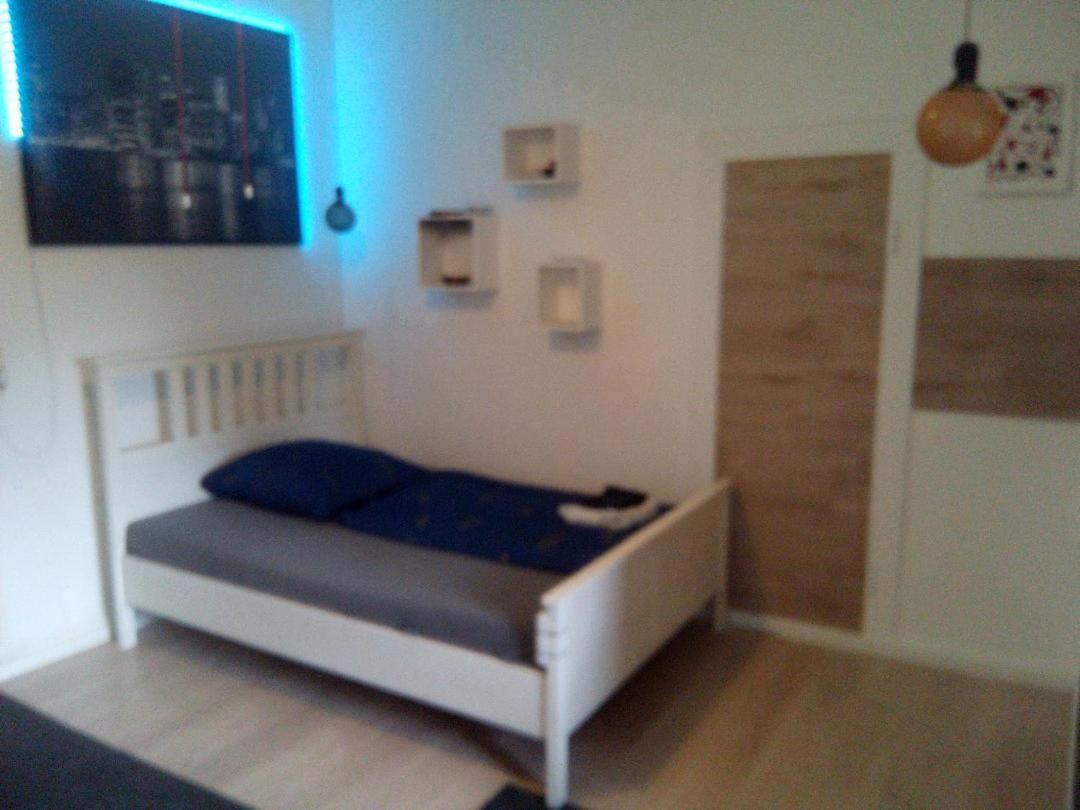 Apartment with Balcony - Photo 3