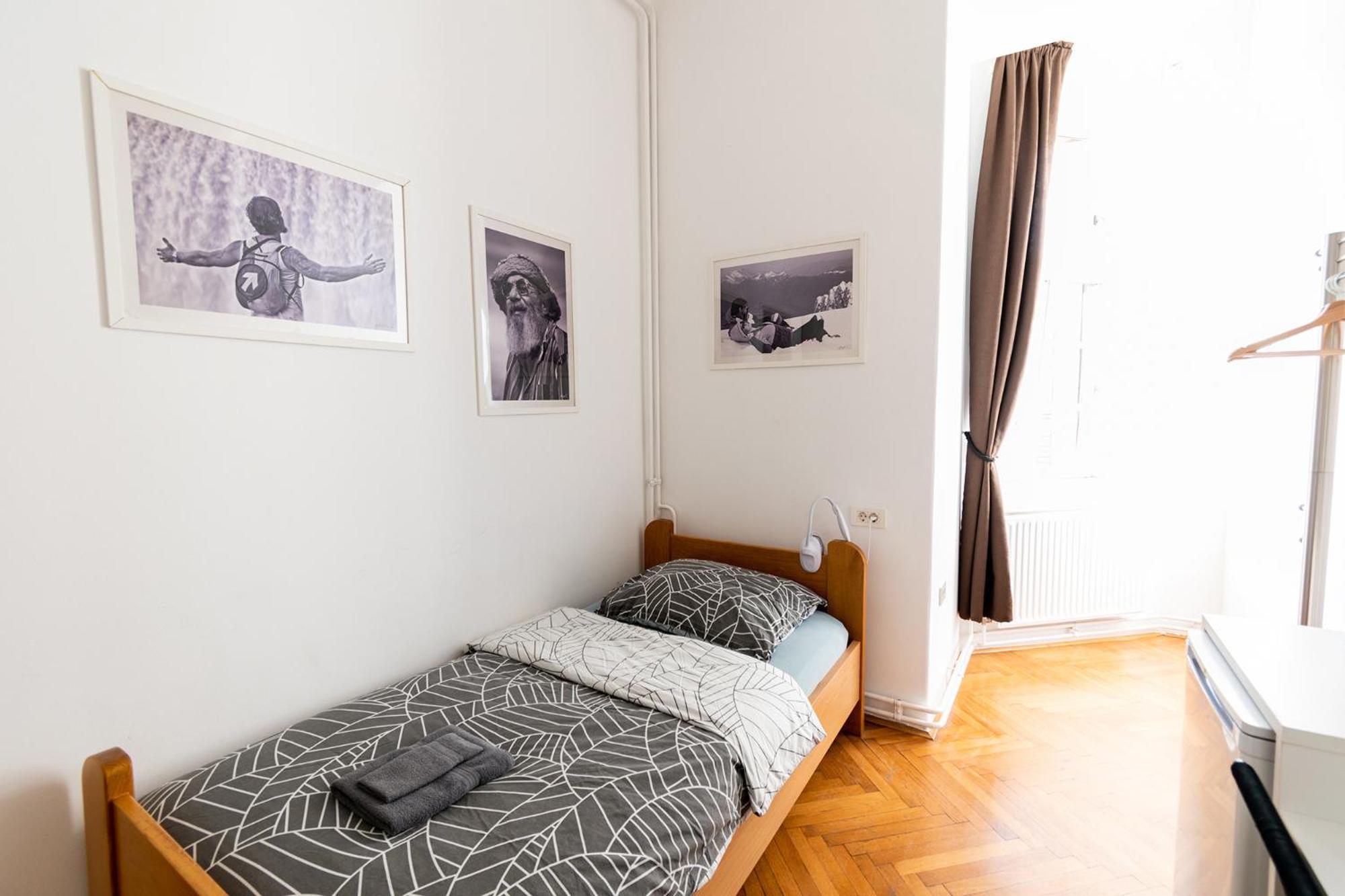 Single Room photo 2