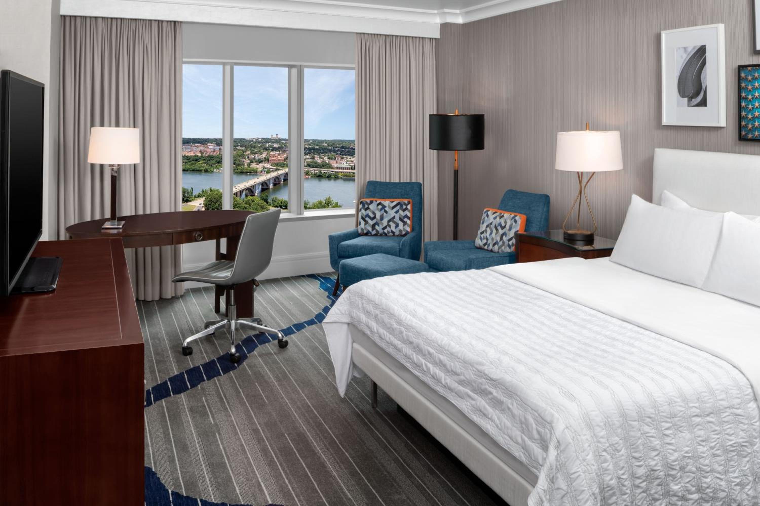 Superior King Room - Photo 1