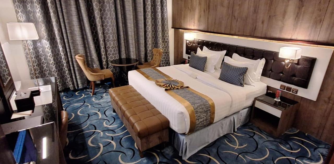 Junior Suite with Garden View