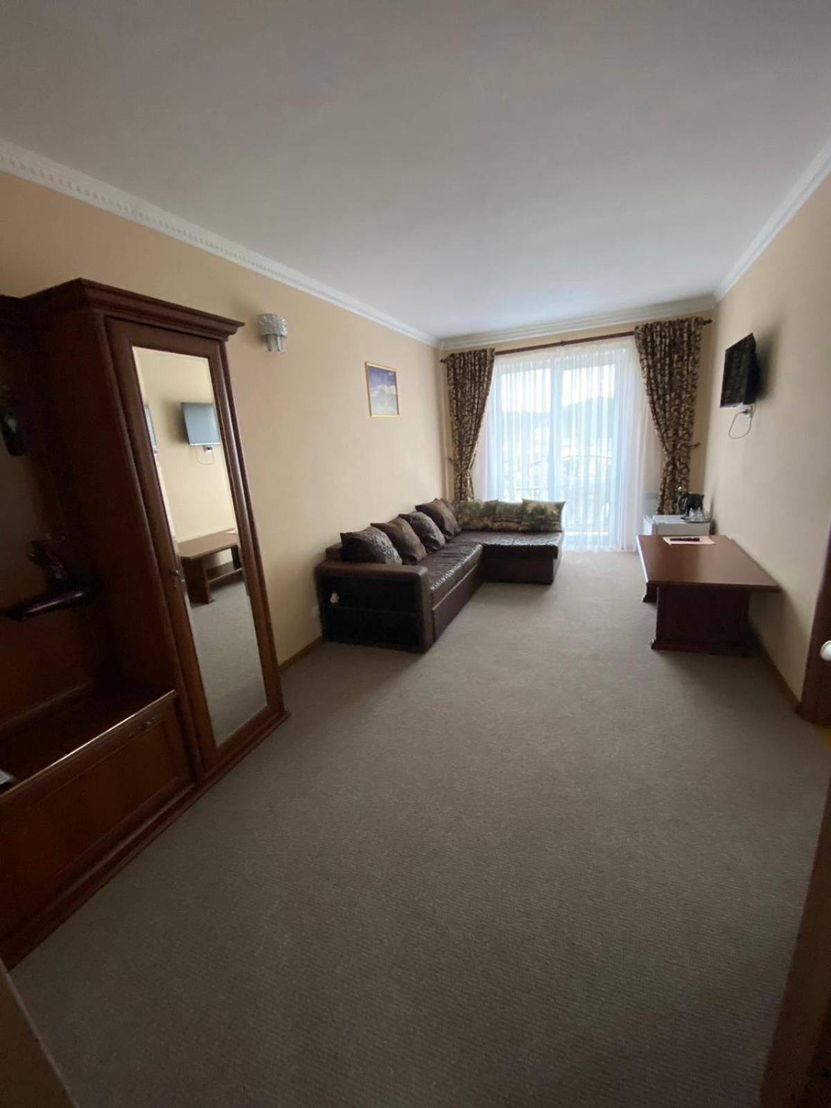 Family Room with Balcony photo 2