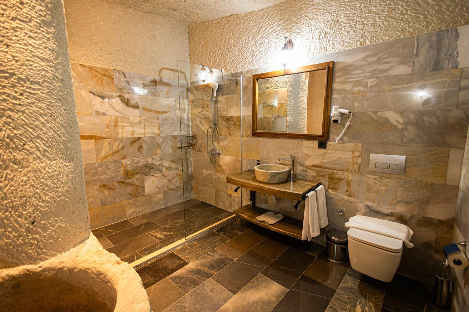 Deluxe Double Room with Bath photo 3