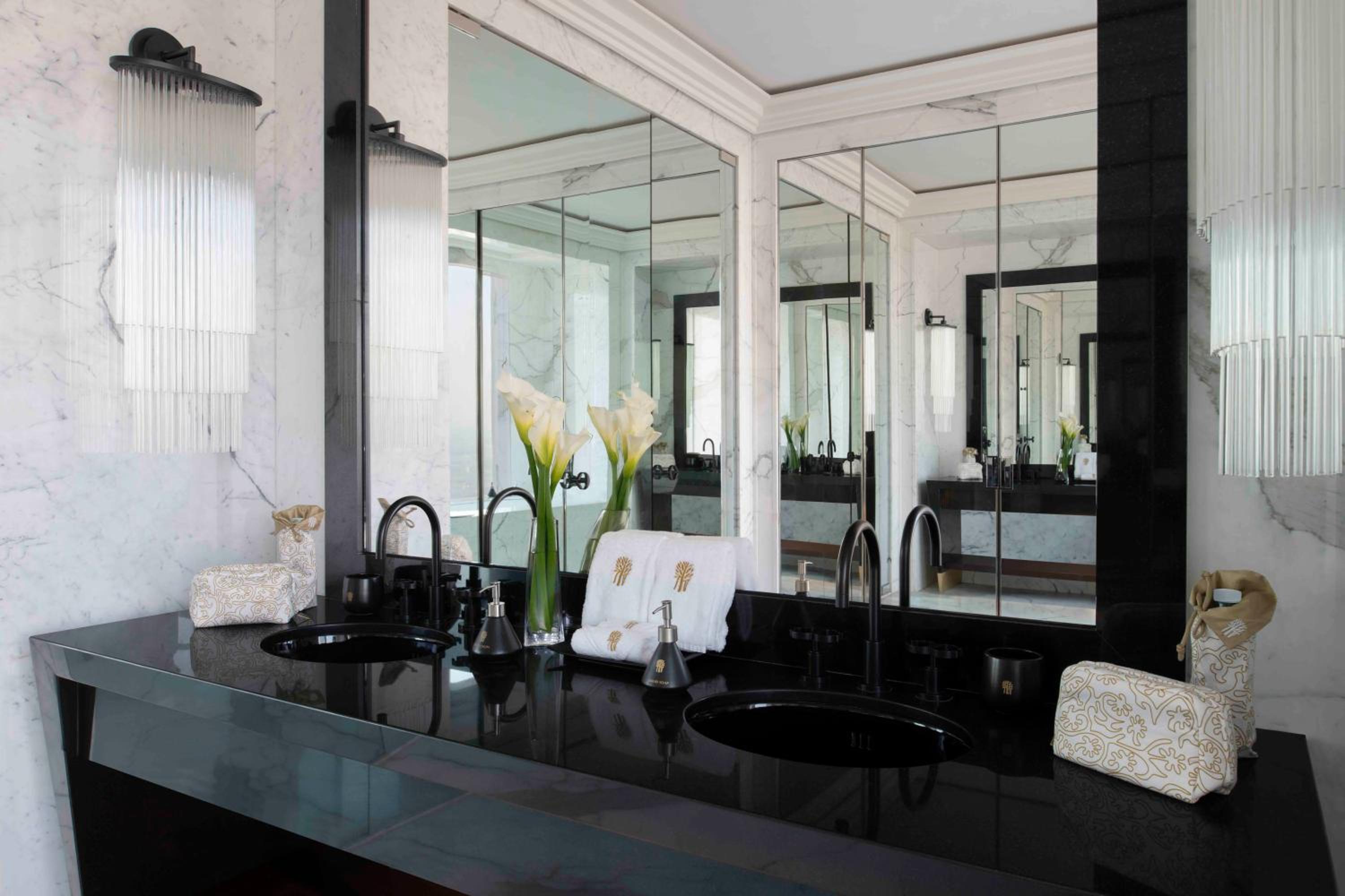 Serenity Club Suite Romantic Retreat (Special Romantic Set Up, Romantic Dinner Special Set Menu At Saffron Or Ilgalante For 2 Persons, 20% Discount On Spa, Early Check-In At 12 Noon & Late Check-Out Till 4 Pm)