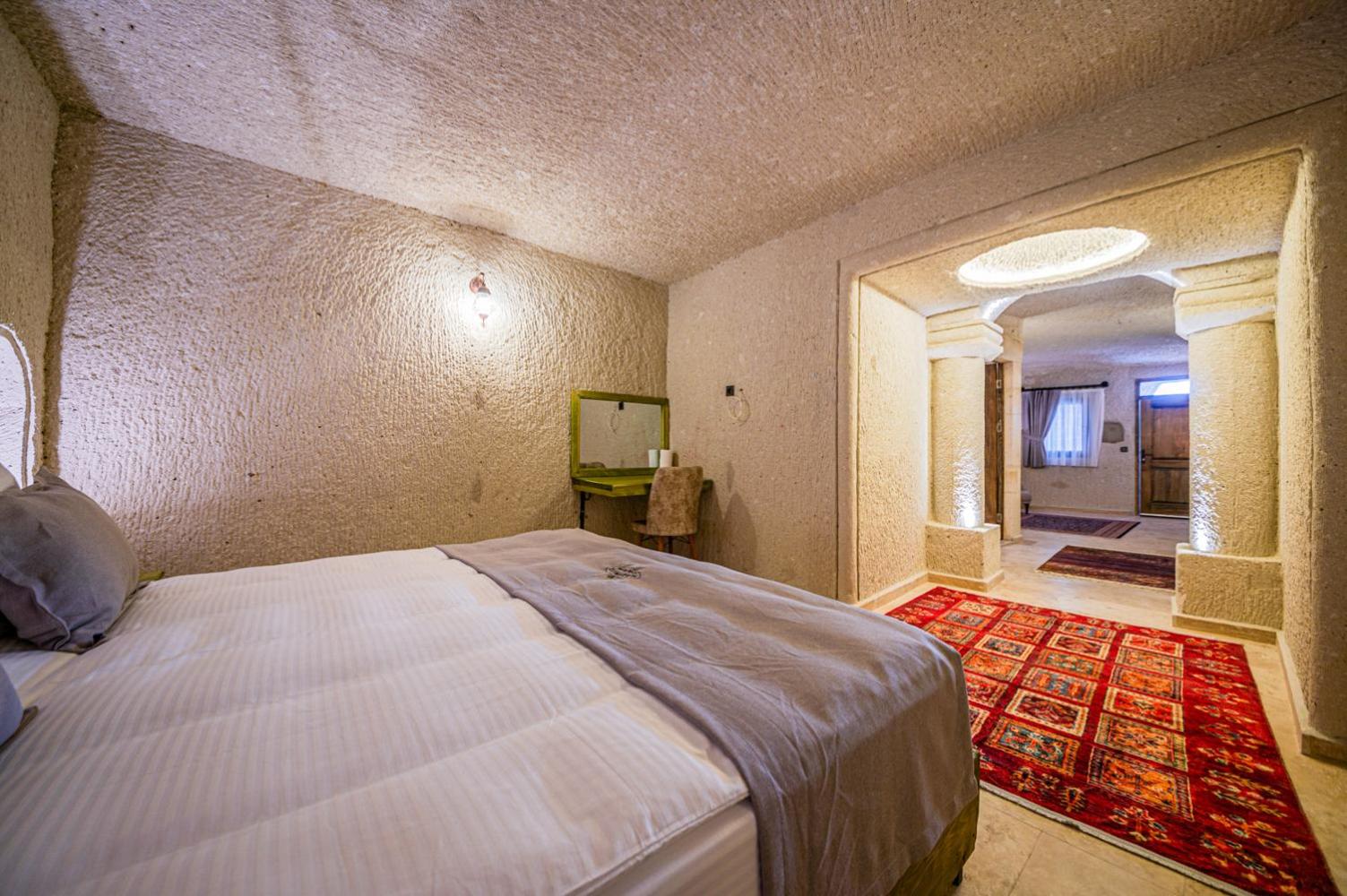 Deluxe Suite photo 3