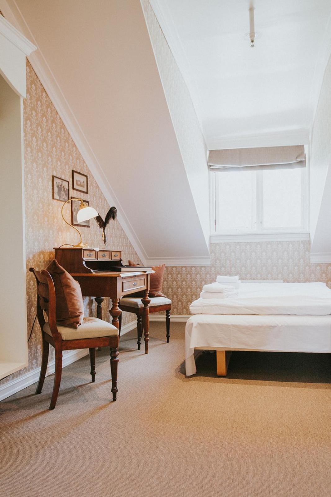Double Room with Lake View - Photo 1