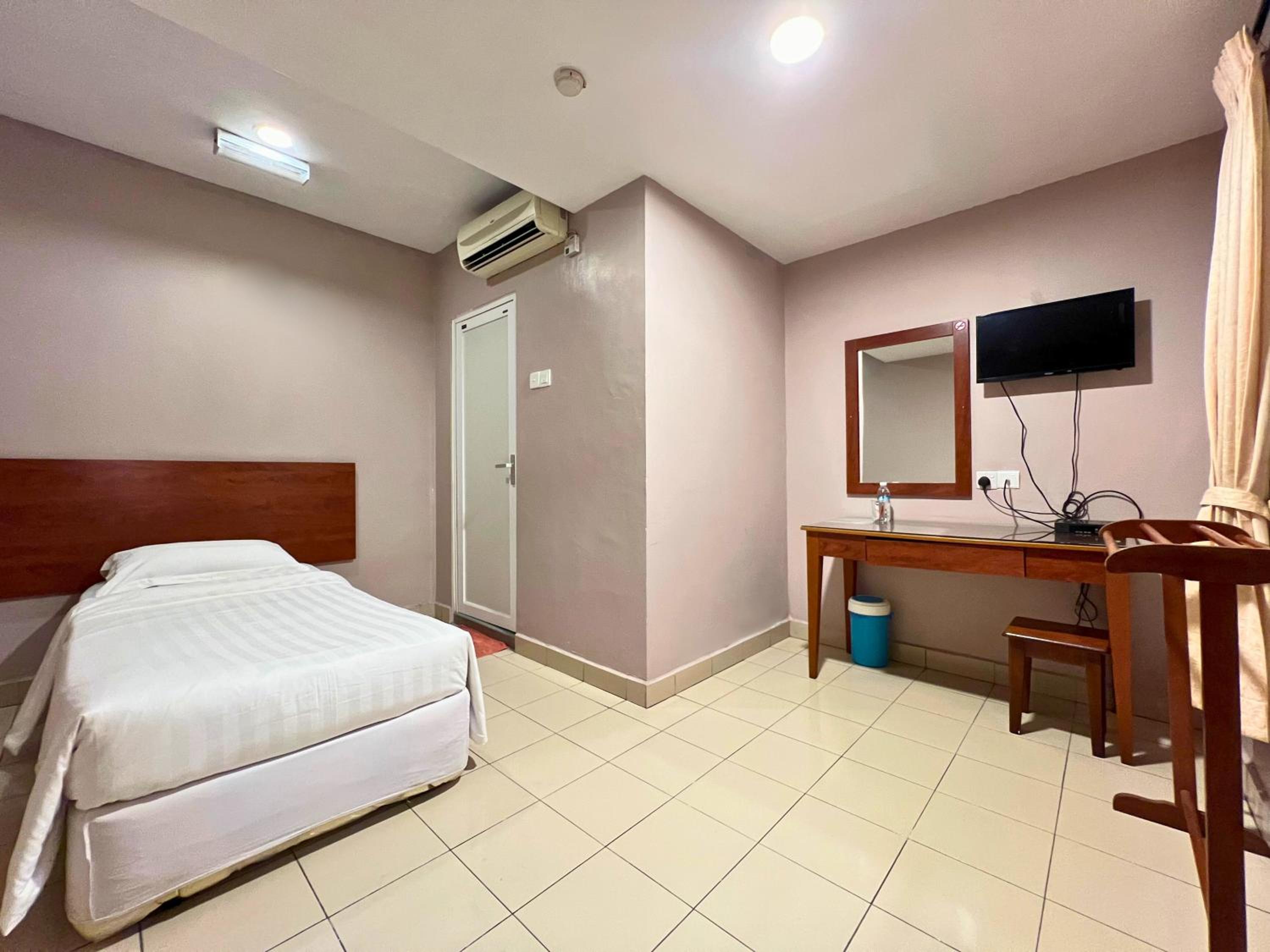 Standard Single Room