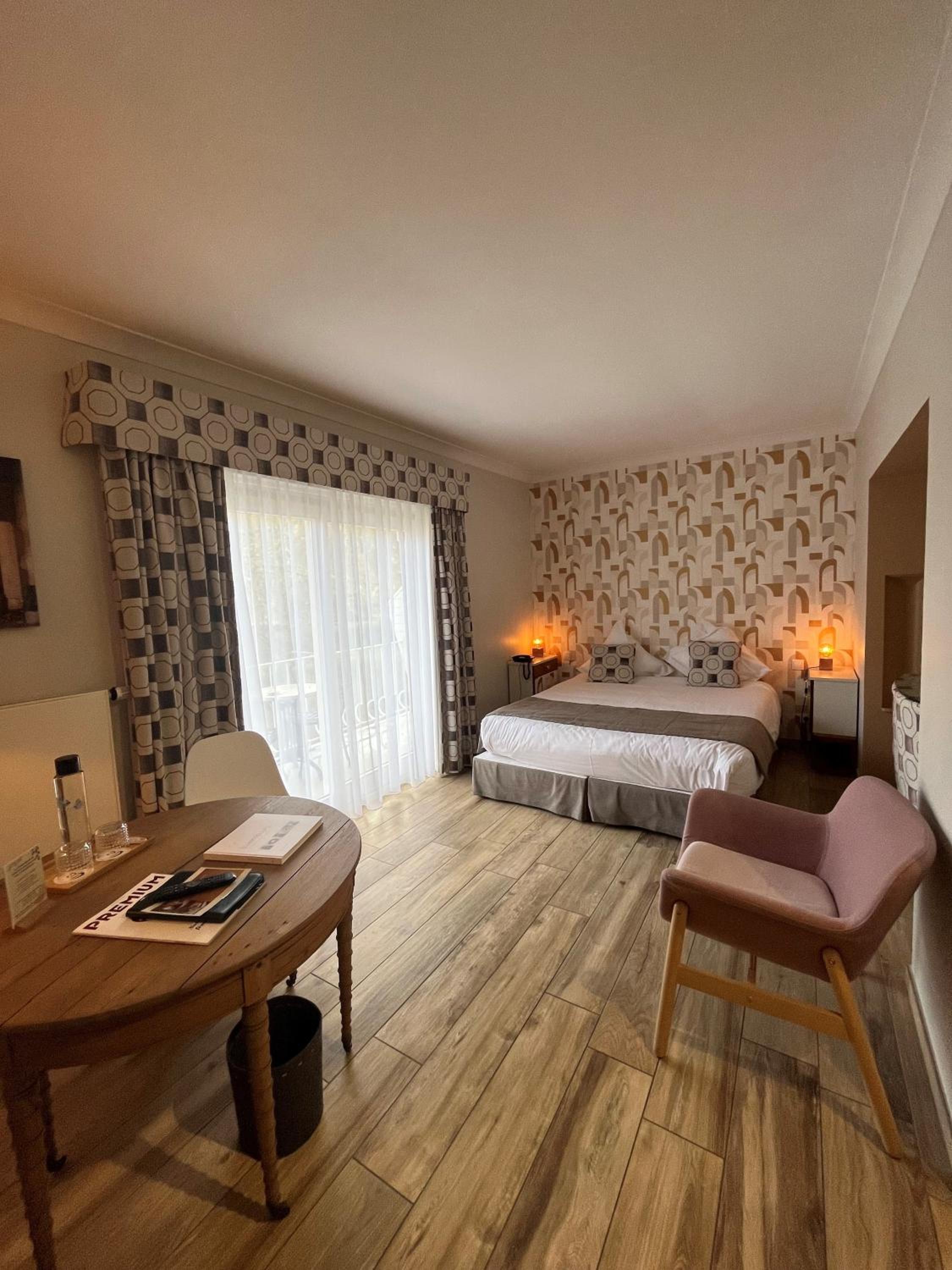 Standard Double Room - Photo 23