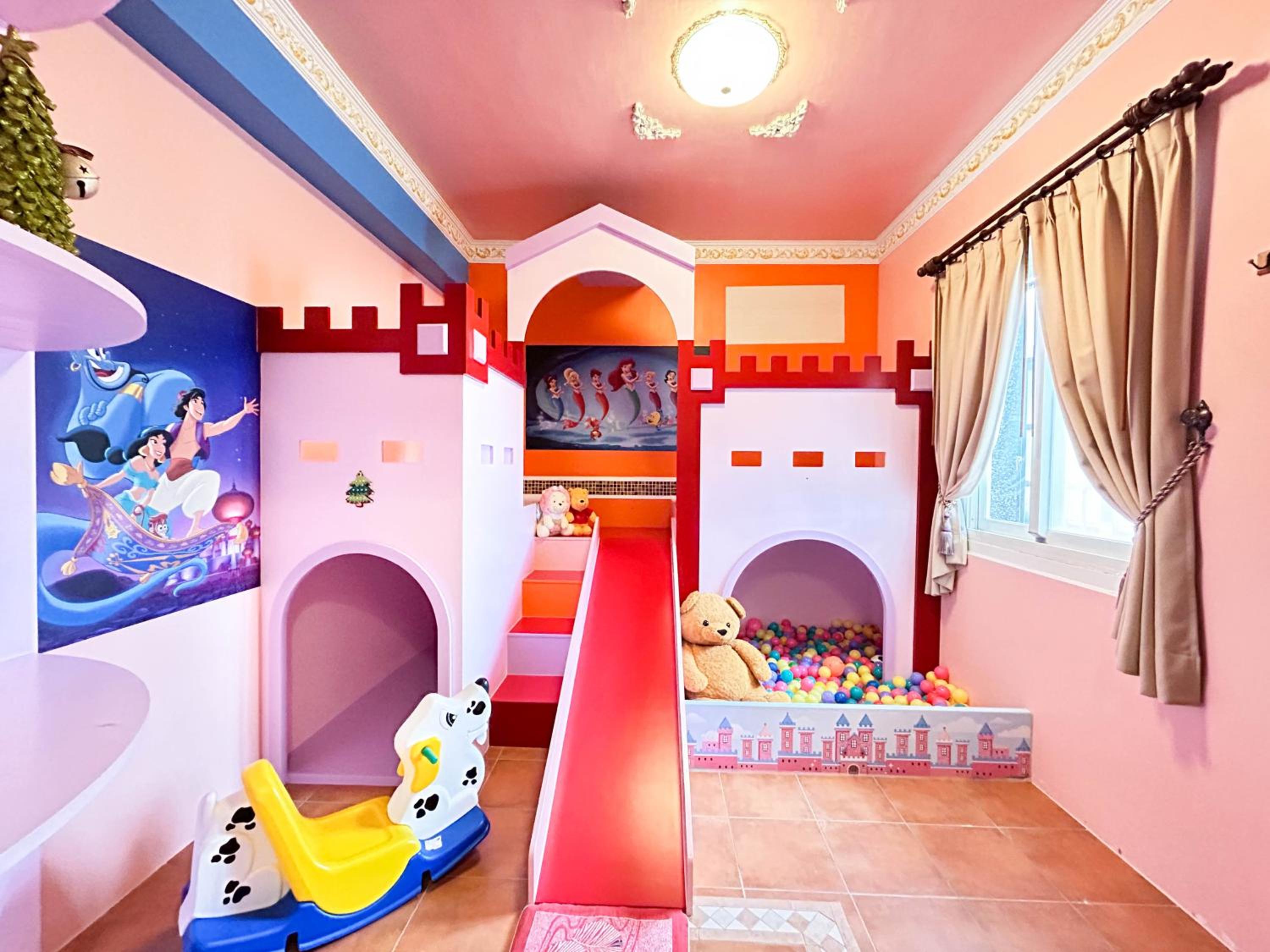 Deluxe Quadruple Room - Photo 2