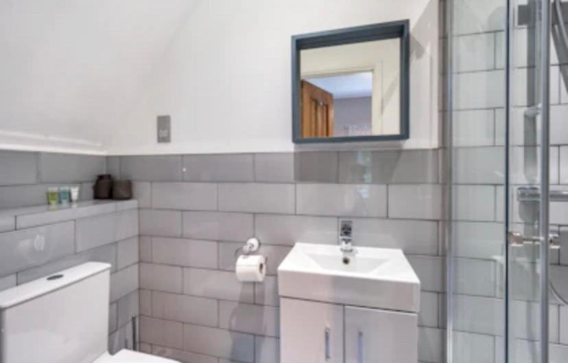 Single  Ensuite photo 2