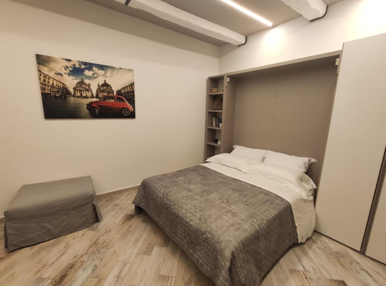 One-Bedroom Apartment photo 2