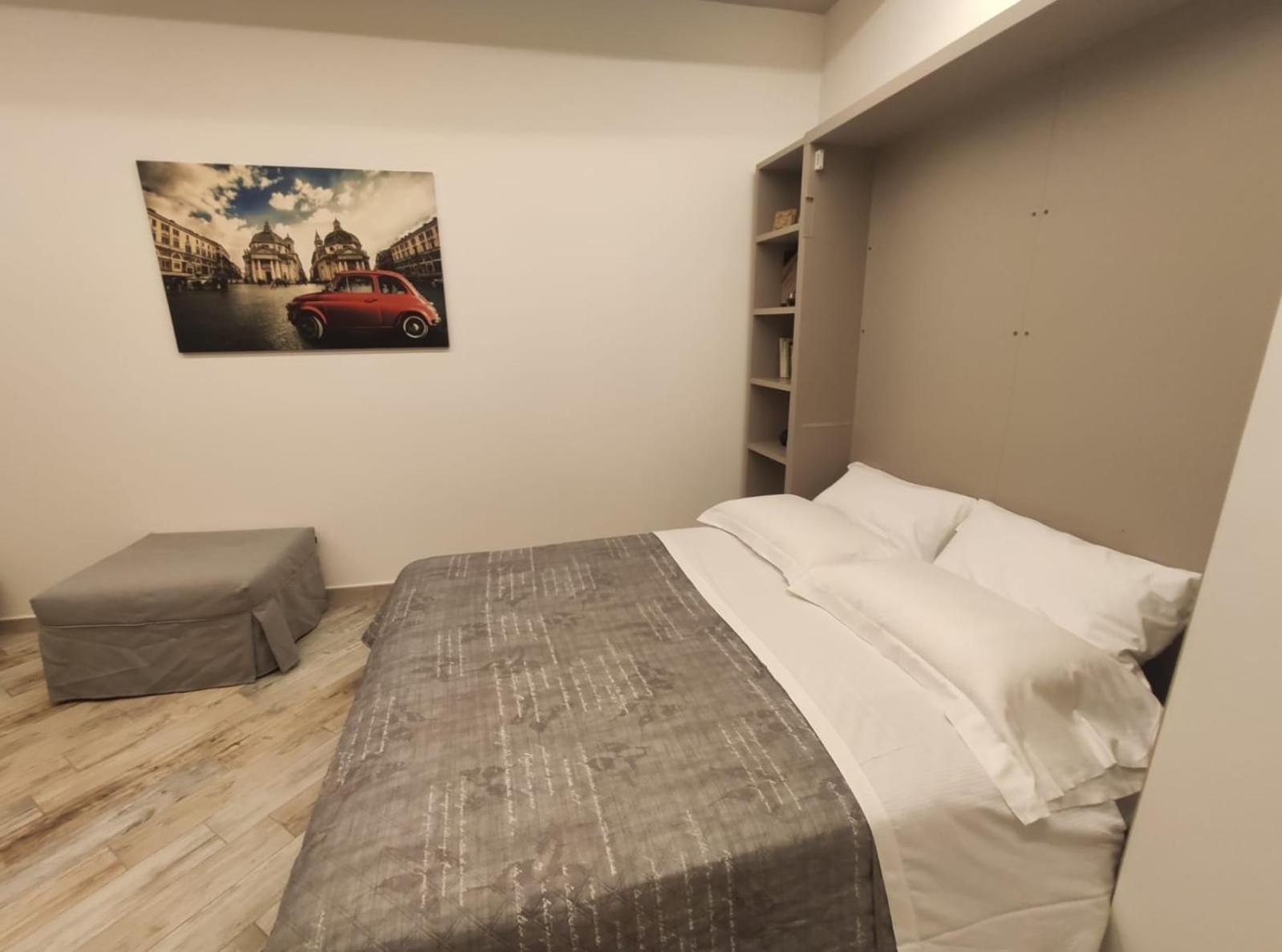 One-Bedroom Apartment photo 3