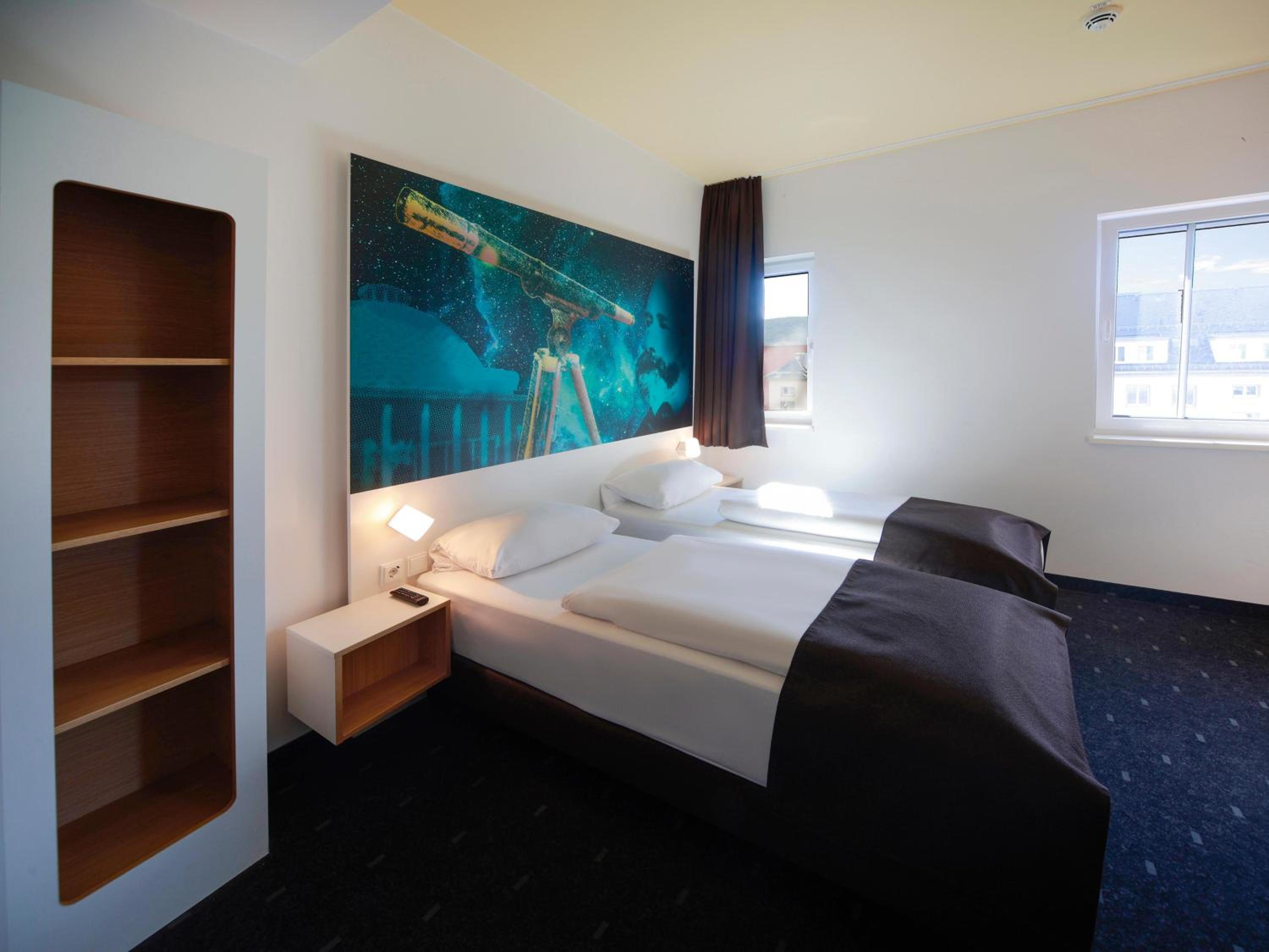 Twin Room - Photo 3