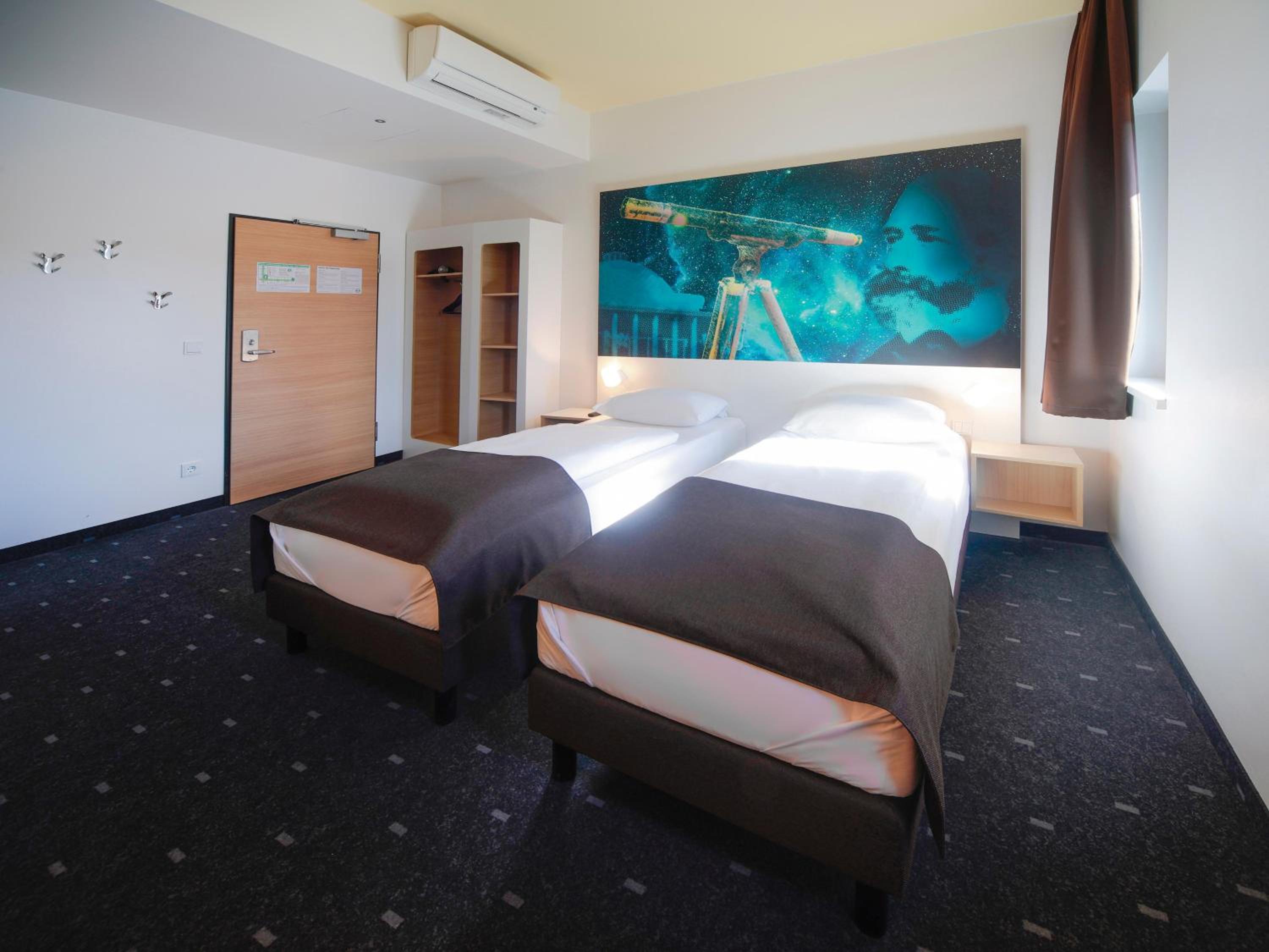 Twin Room - Photo 5