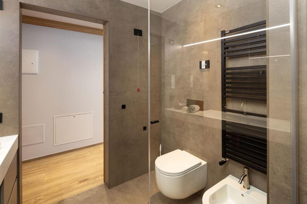 Deluxe Room - Photo 6