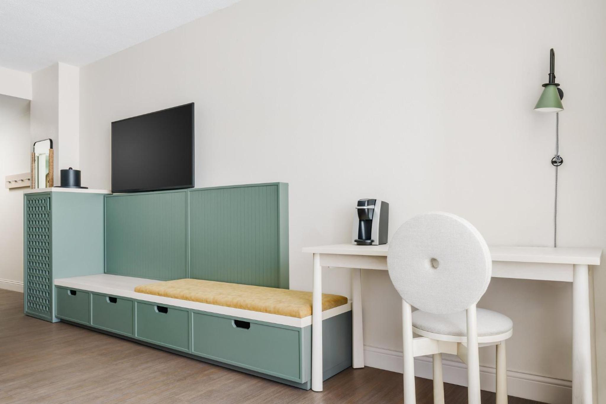 King Room with Sofa Bed - Sunset View - Photo 5
