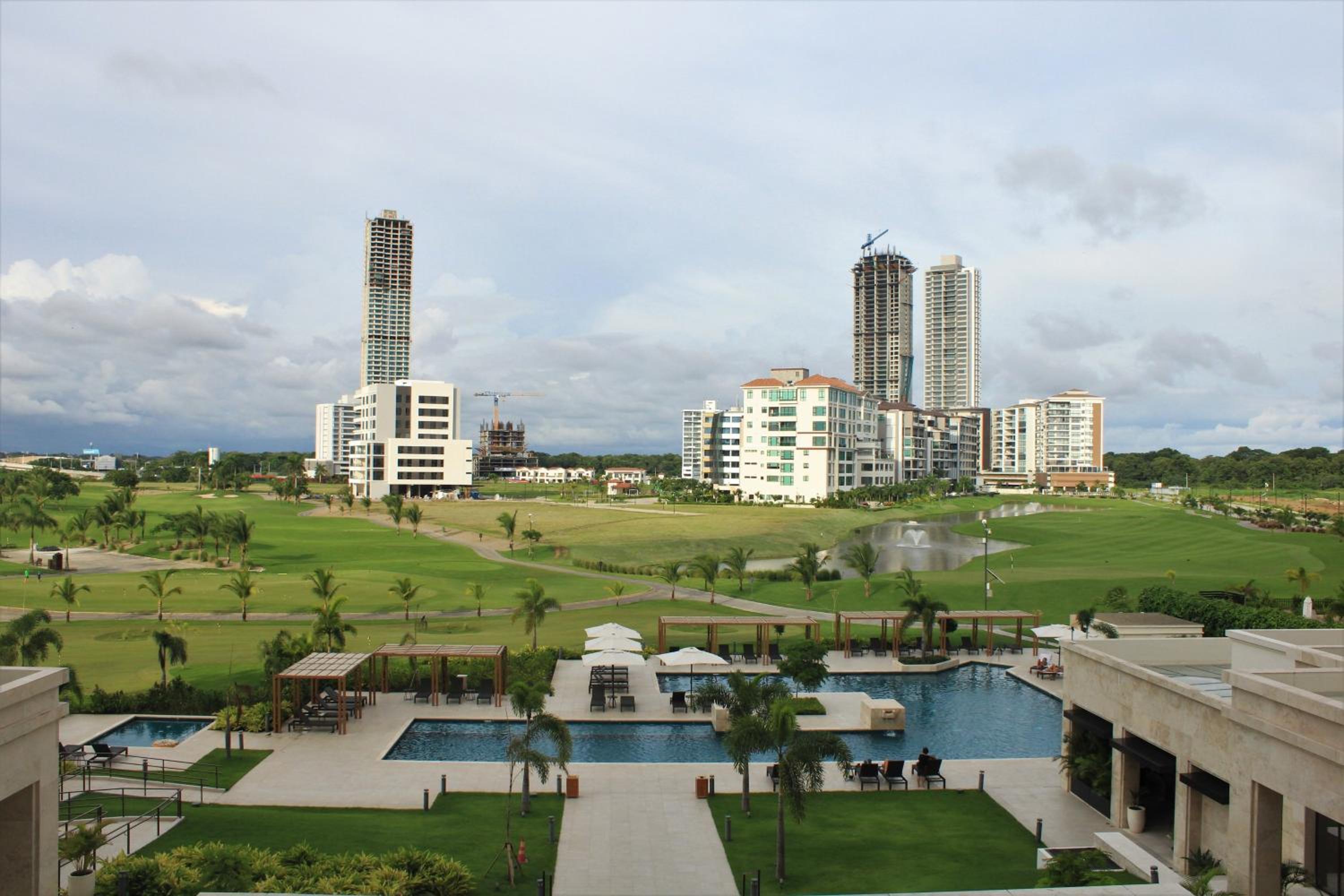 One-Bedroom Master Suite with Golf View and Terrace photo 2