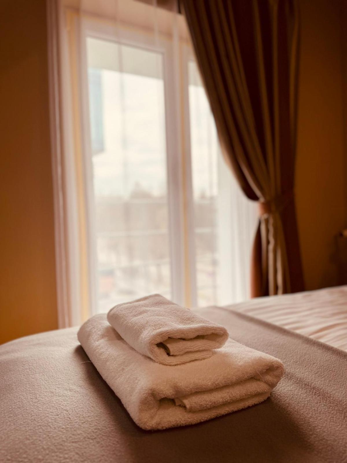 Deluxe Double Room with Balcony photo 1