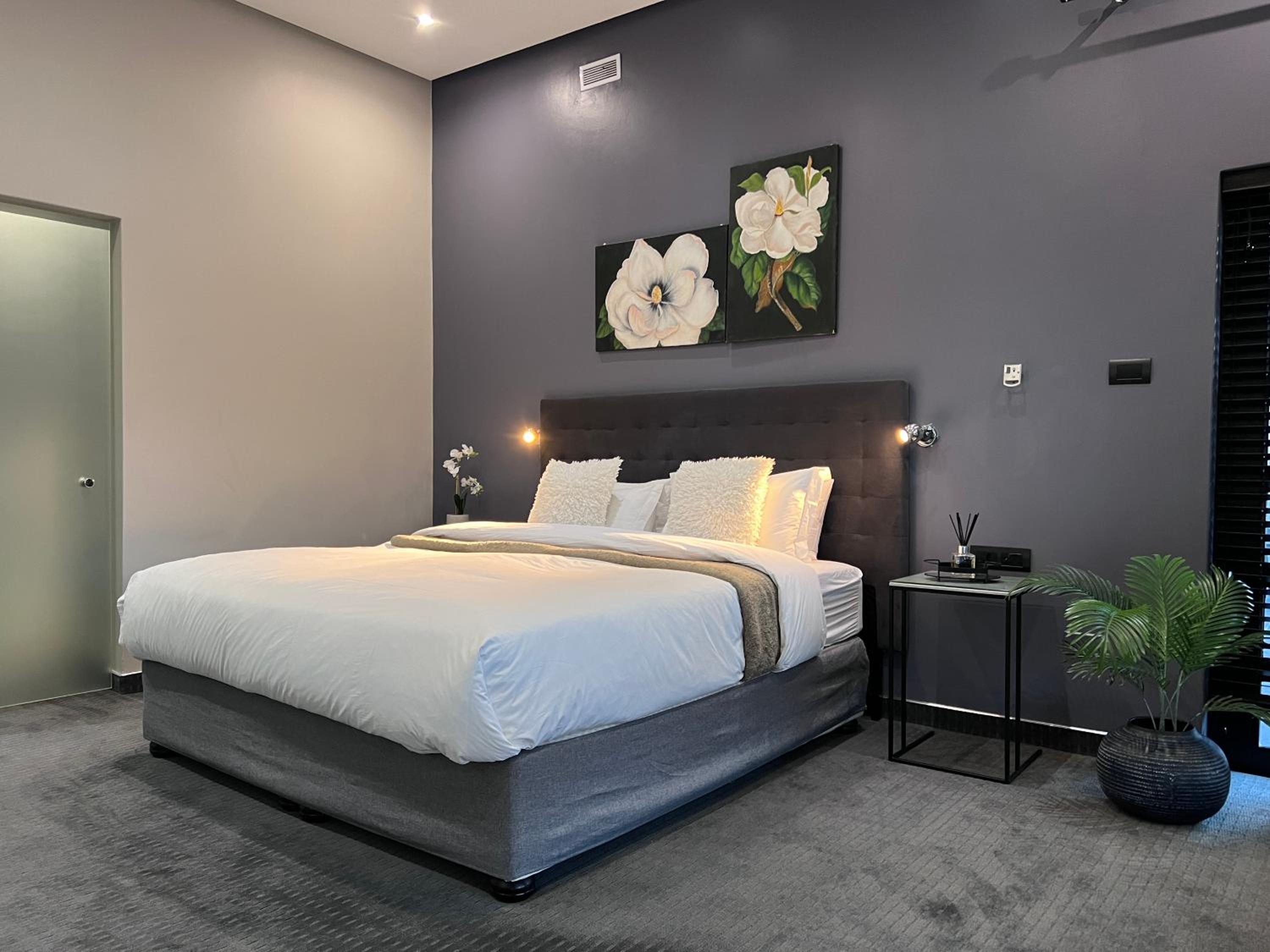King Room with Spa Bath - Photo 5
