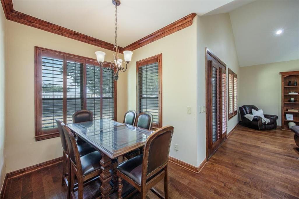 Three-Bedroom House photo 2