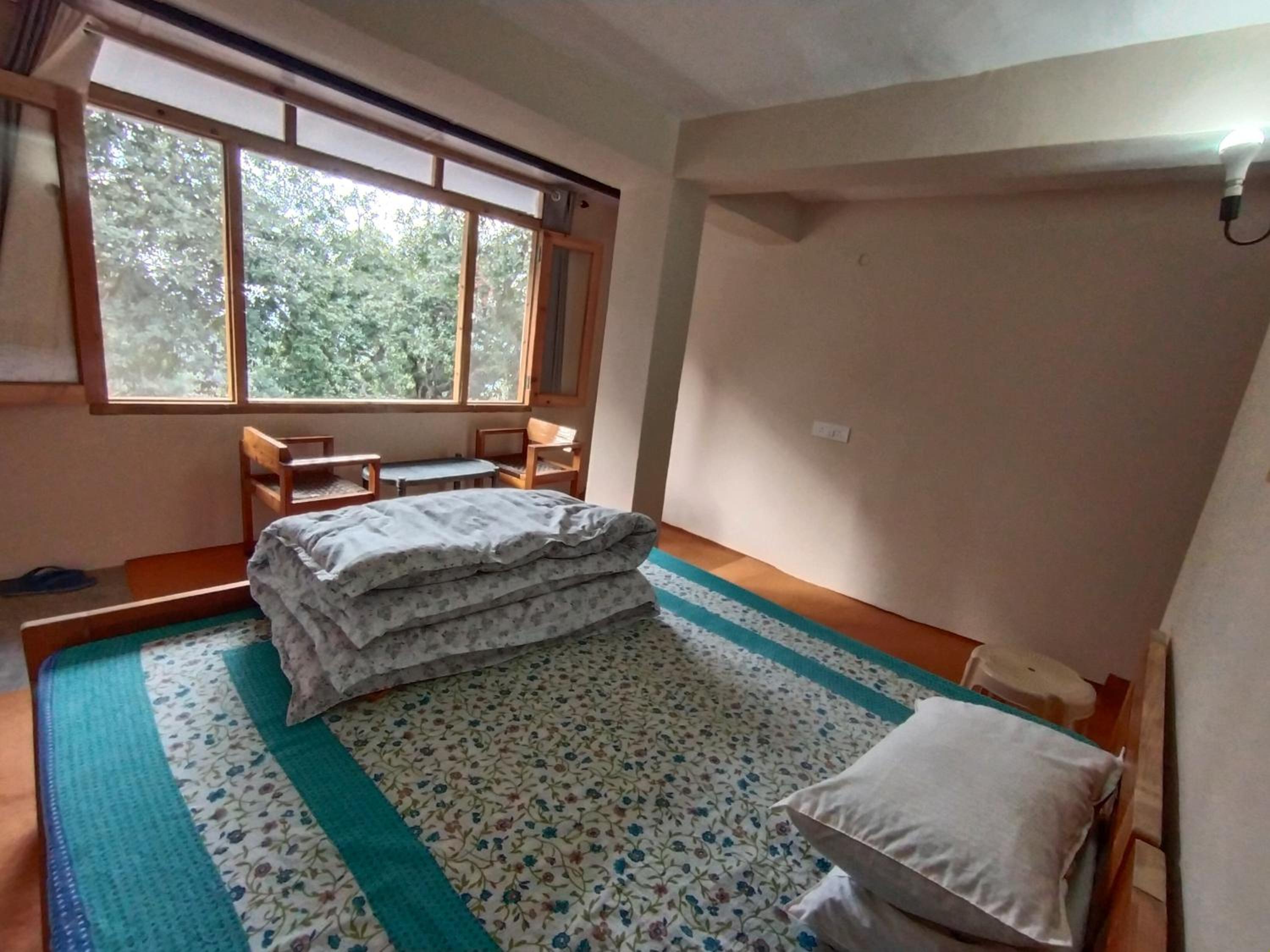 Small Double Room - Photo 13