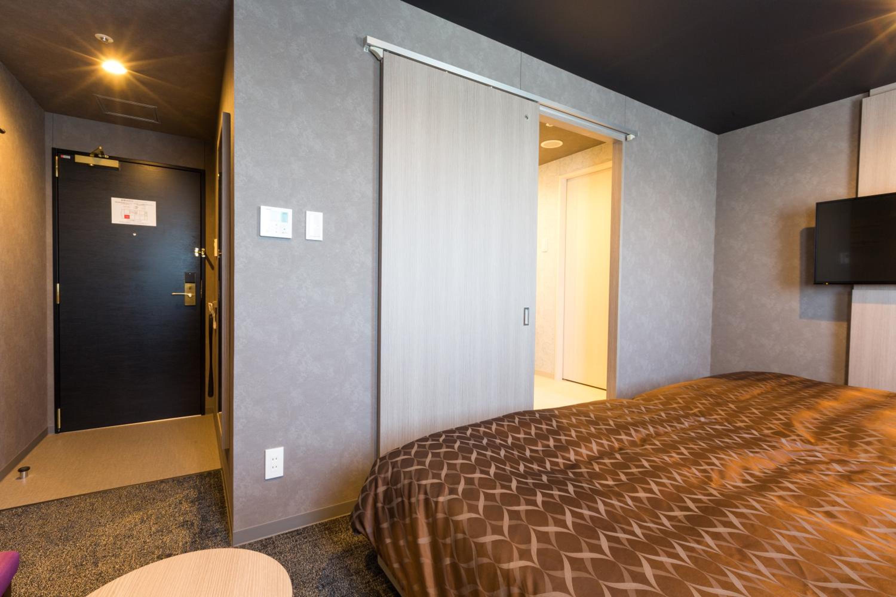 Twin Room With Bathroom photo 2