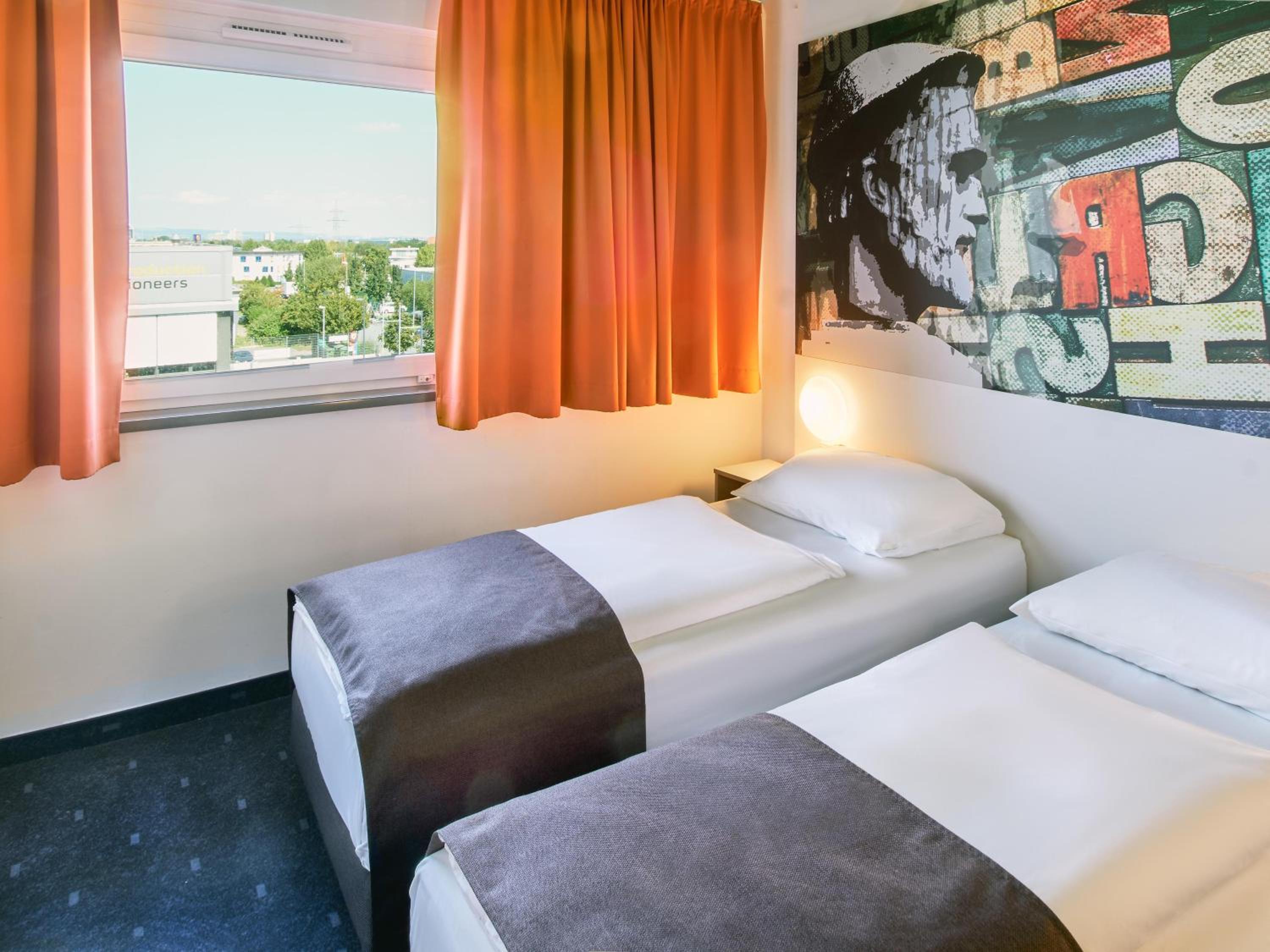 Twin Room - Photo 1