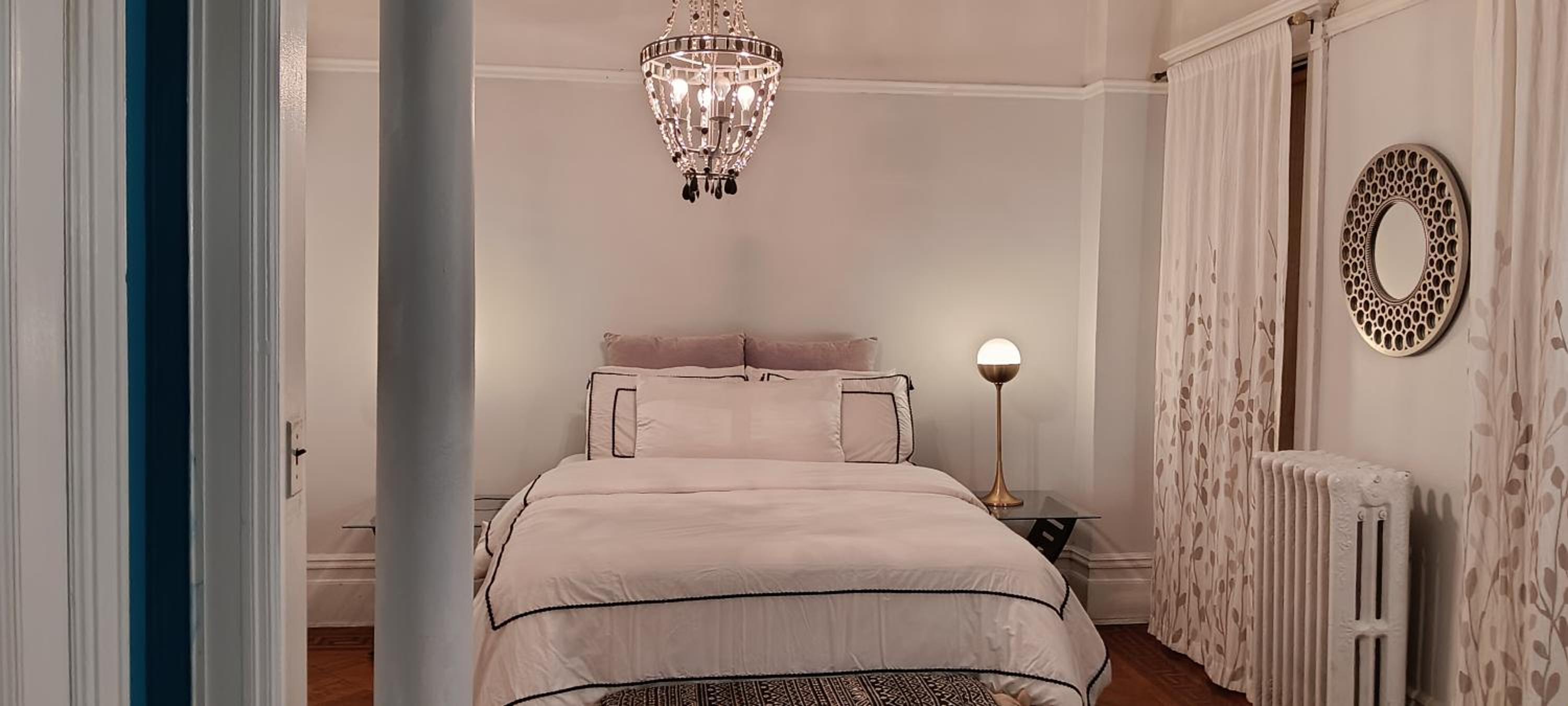 Double Room with Shared Bathroom photo 1