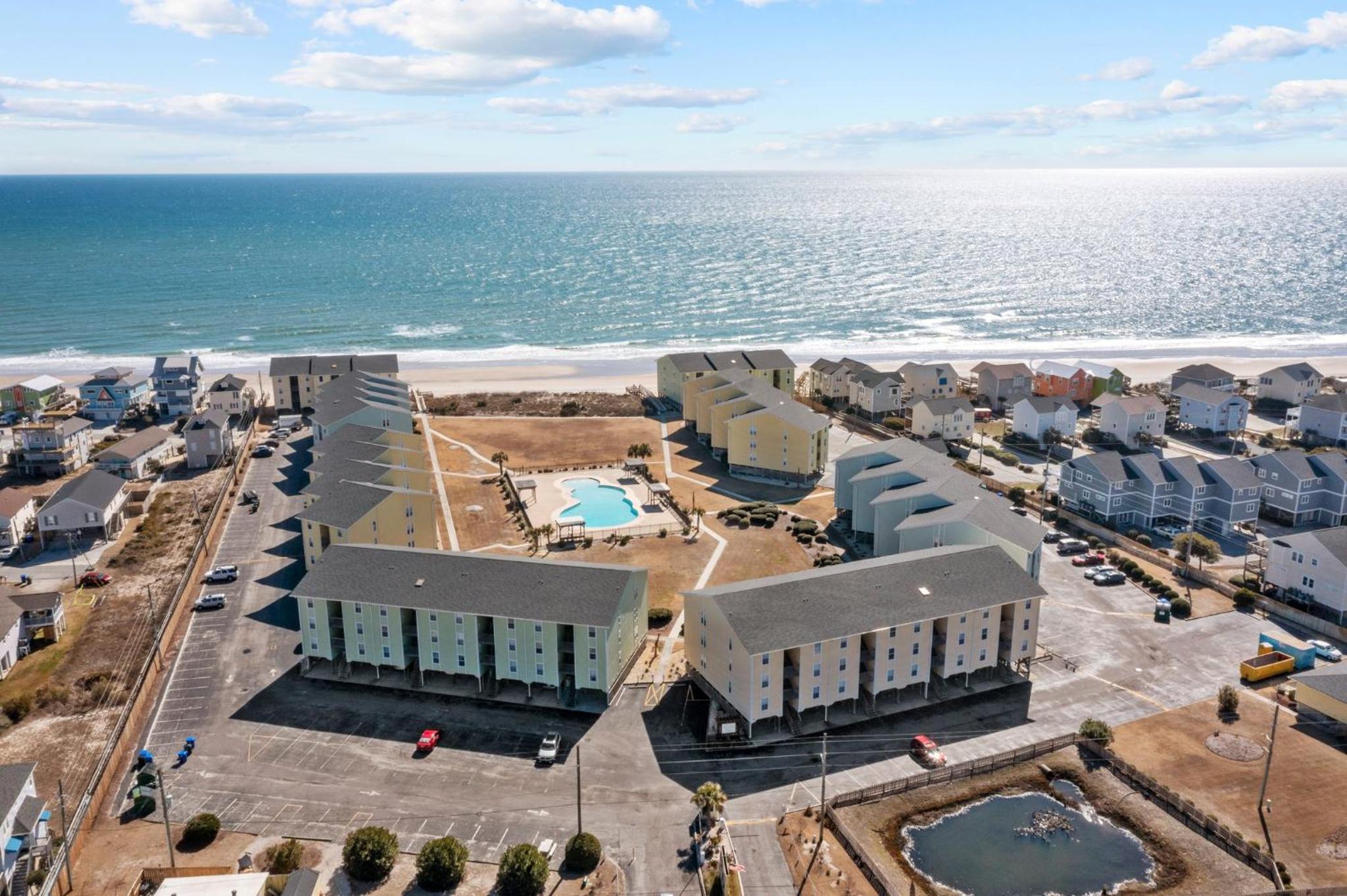 Two-Bedroom Apartment with Balcony and Sea View photo 3