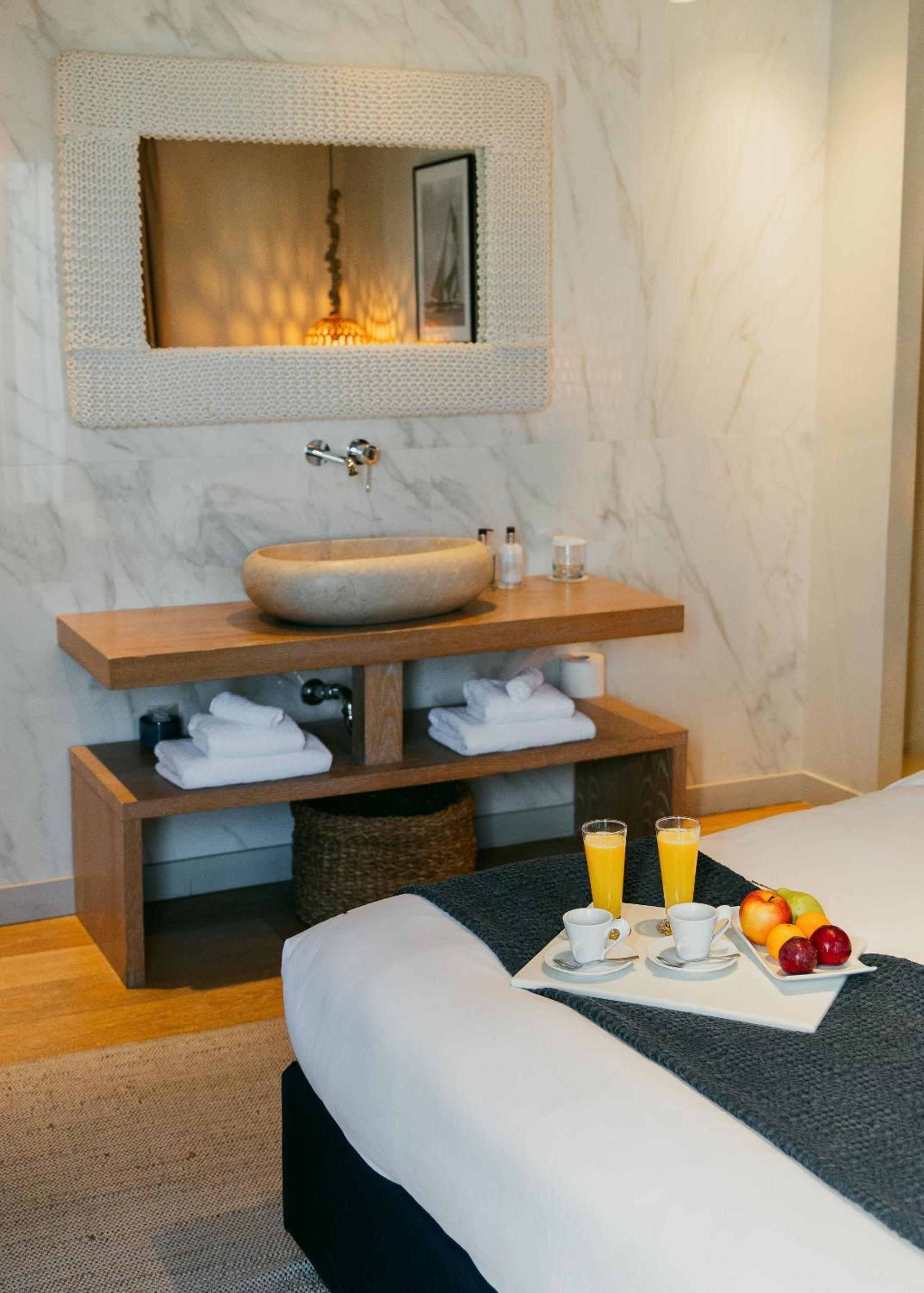 Deluxe Suite with Sea View photo 1