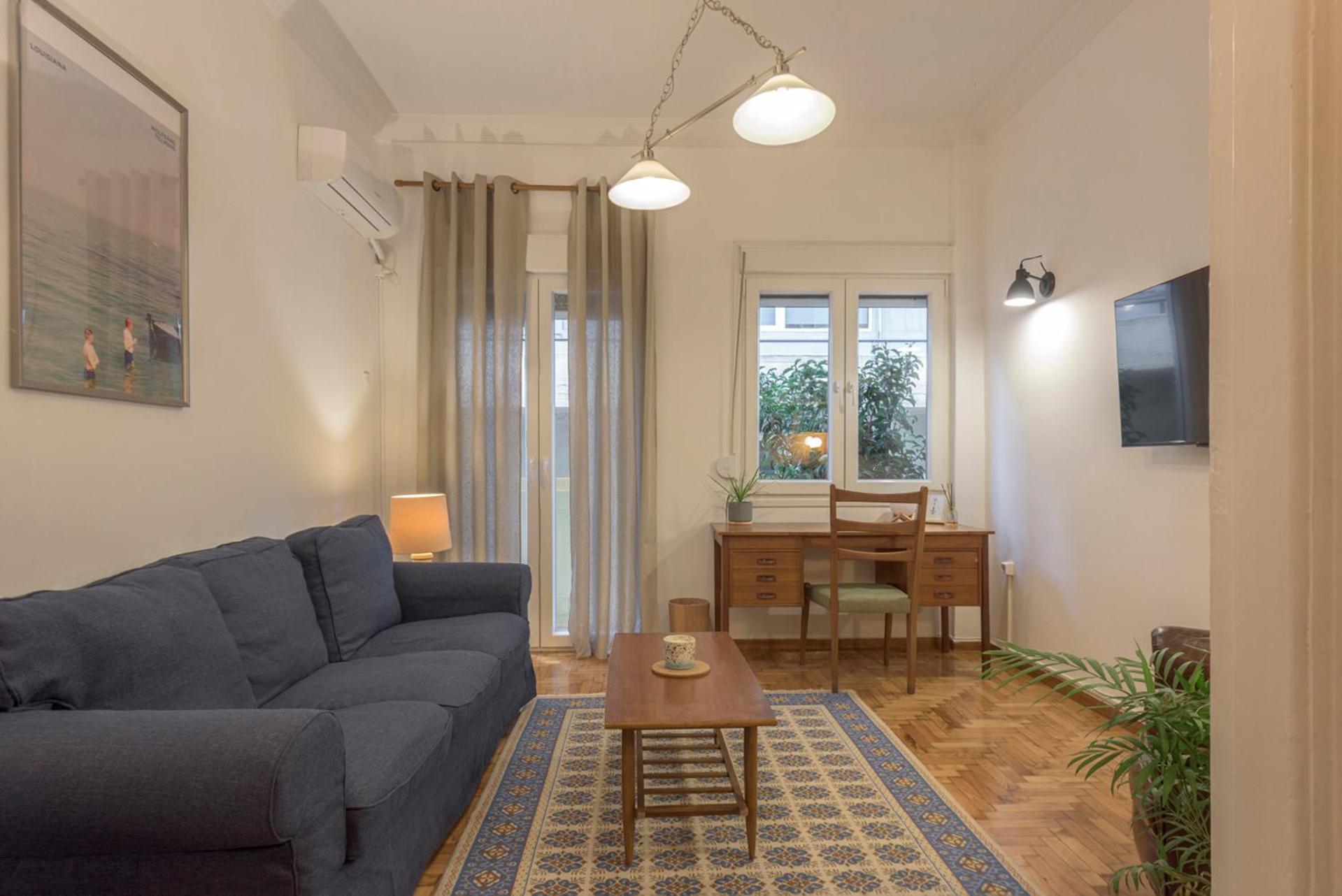 One-Bedroom Apartment photo 1