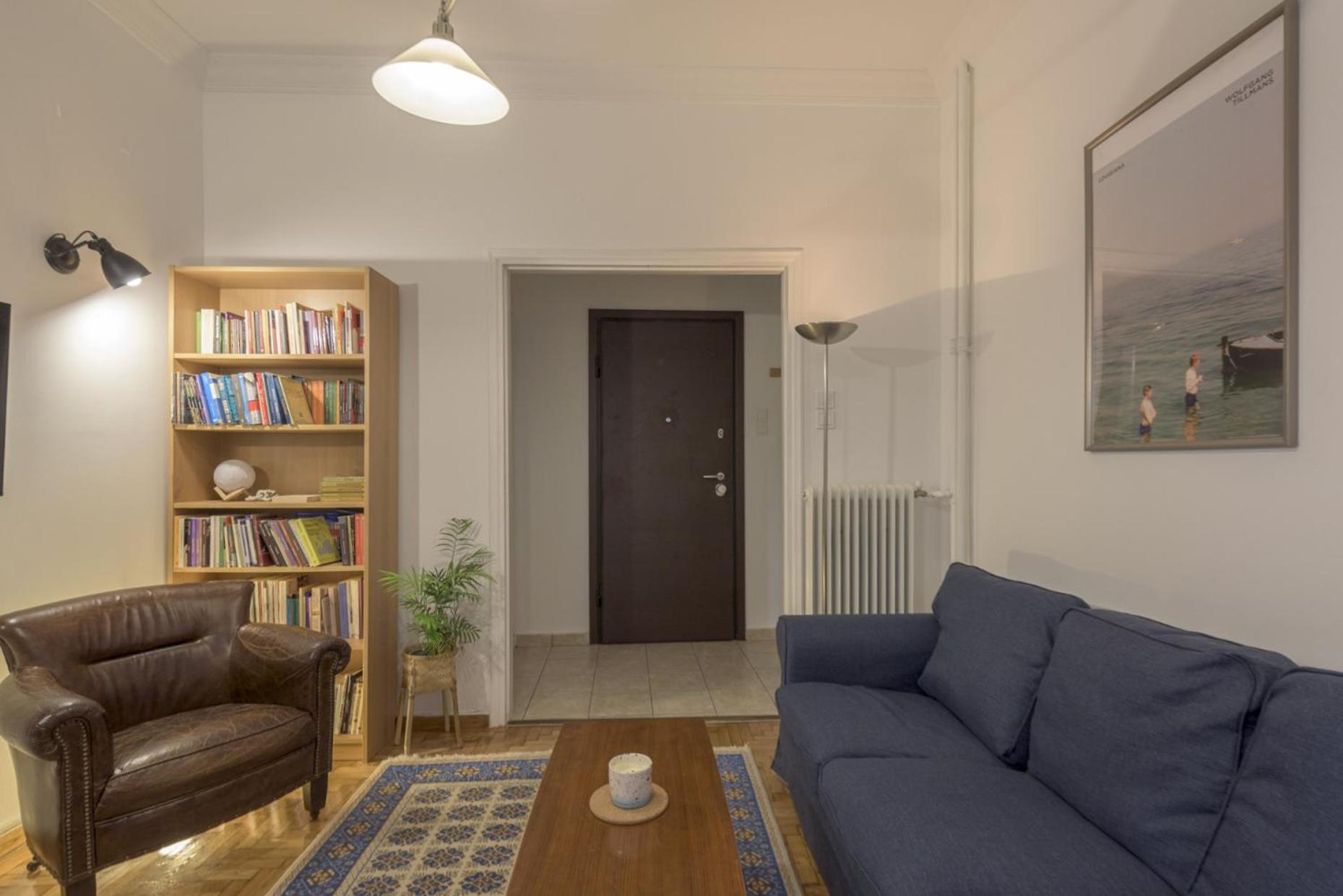 One-Bedroom Apartment photo 2