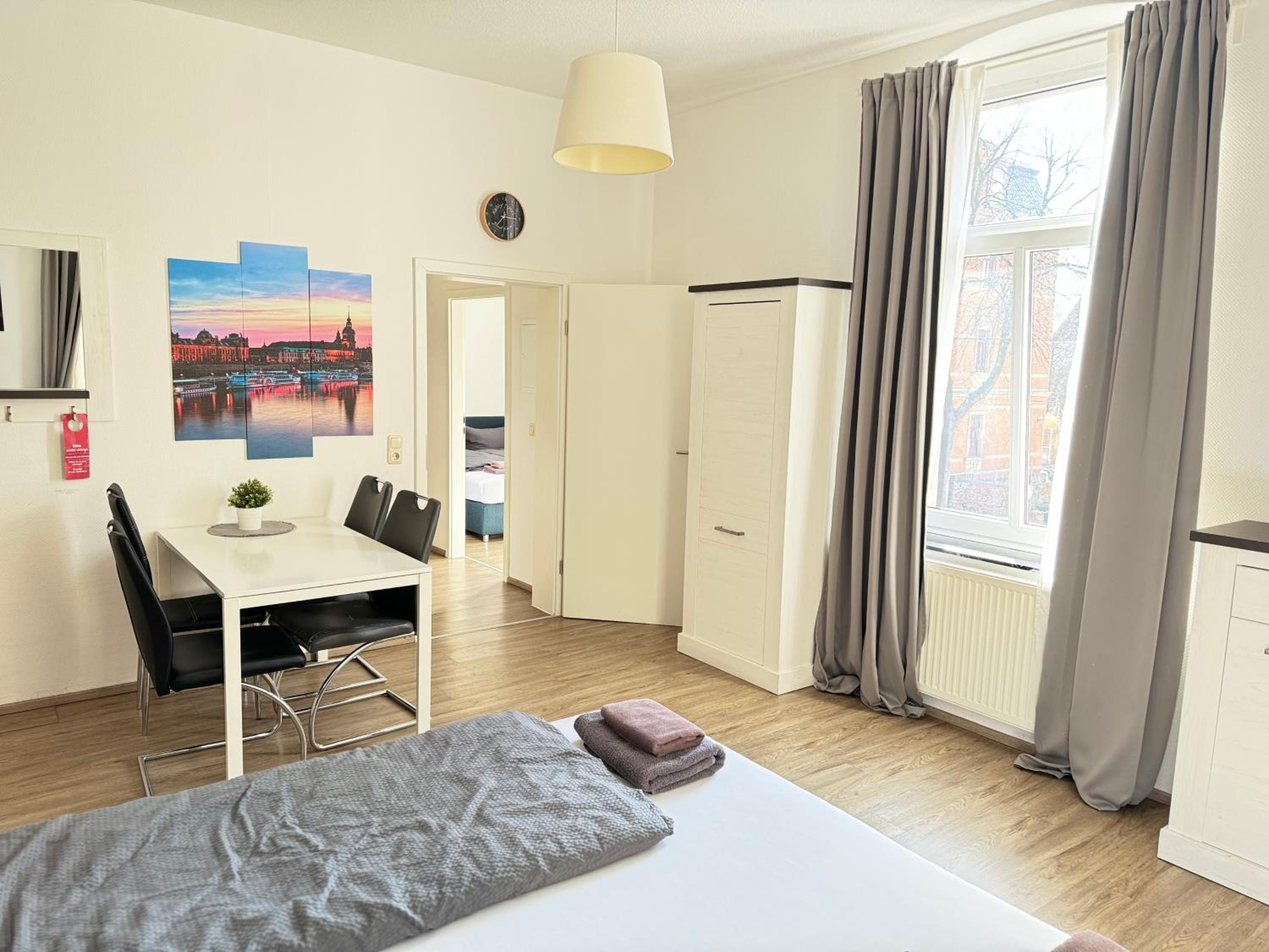 Apartment 4 photo 2