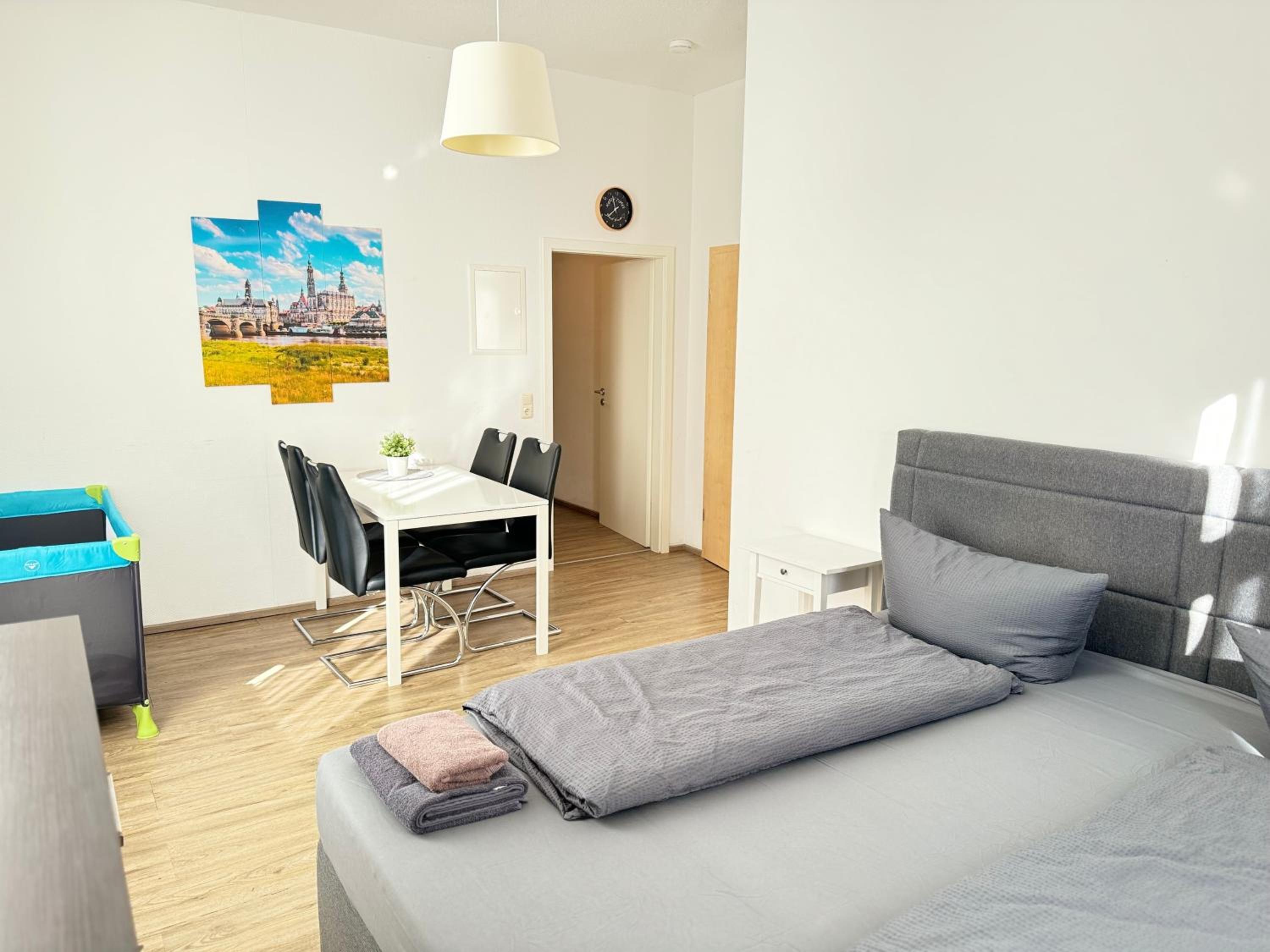 Apartment 5 photo 2