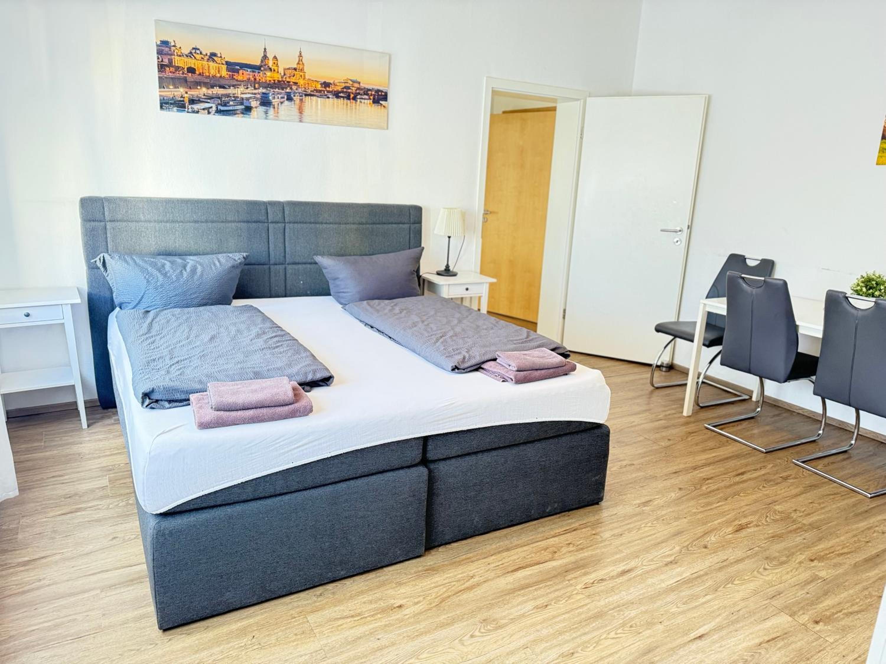 Apartment 6 photo 1