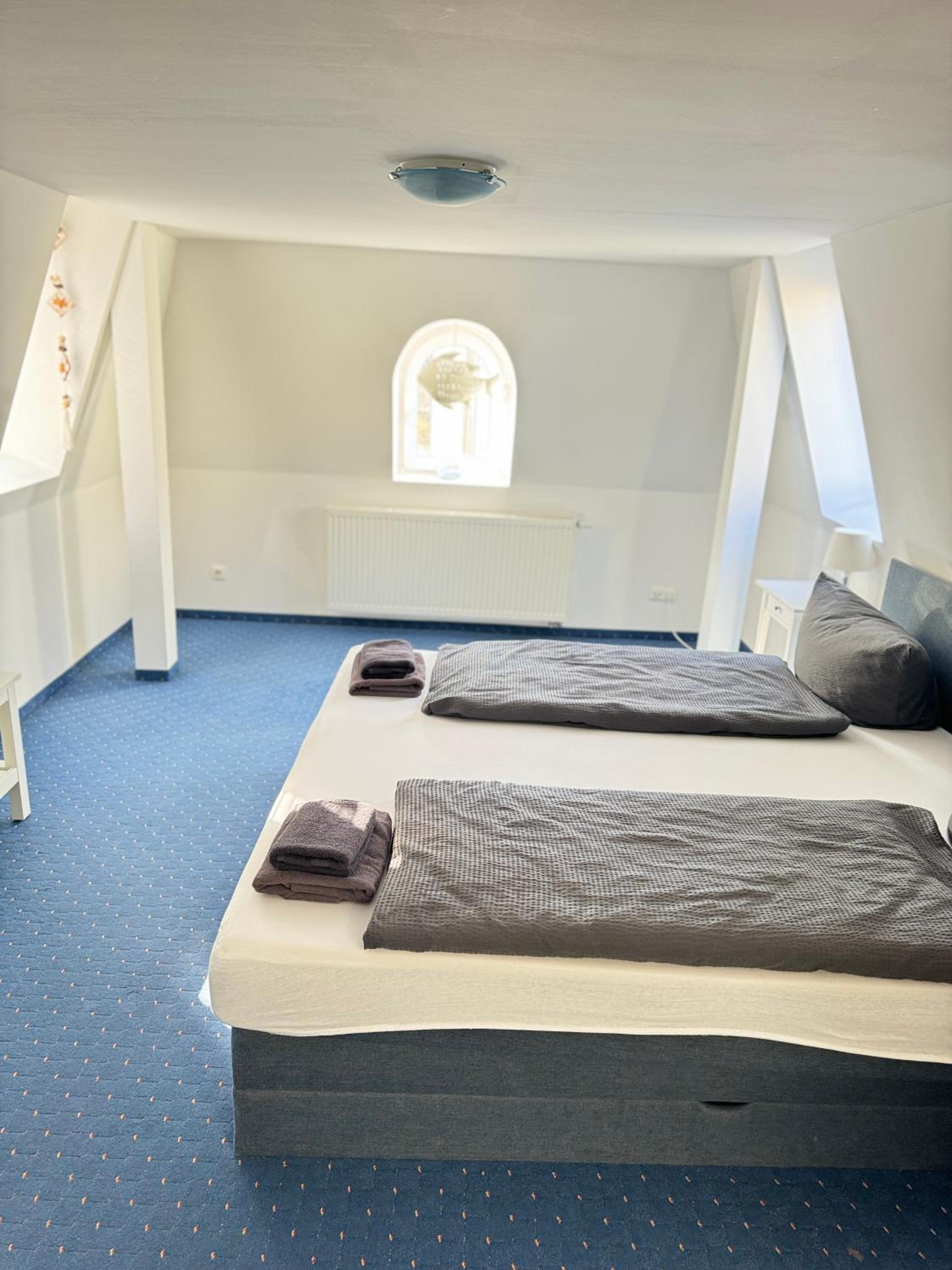 Apartment 7 photo 1
