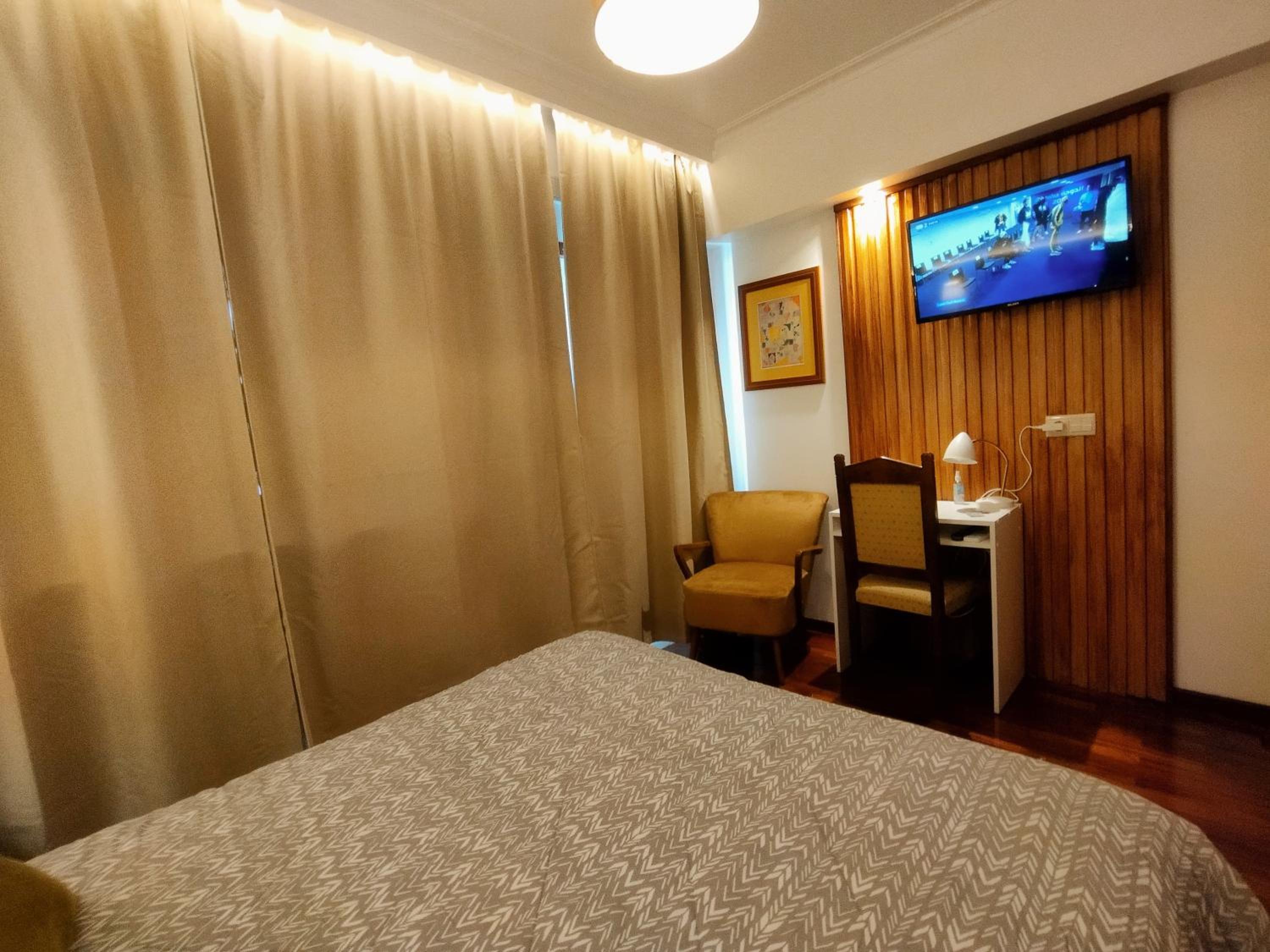 Standard Double Room - Photo 3