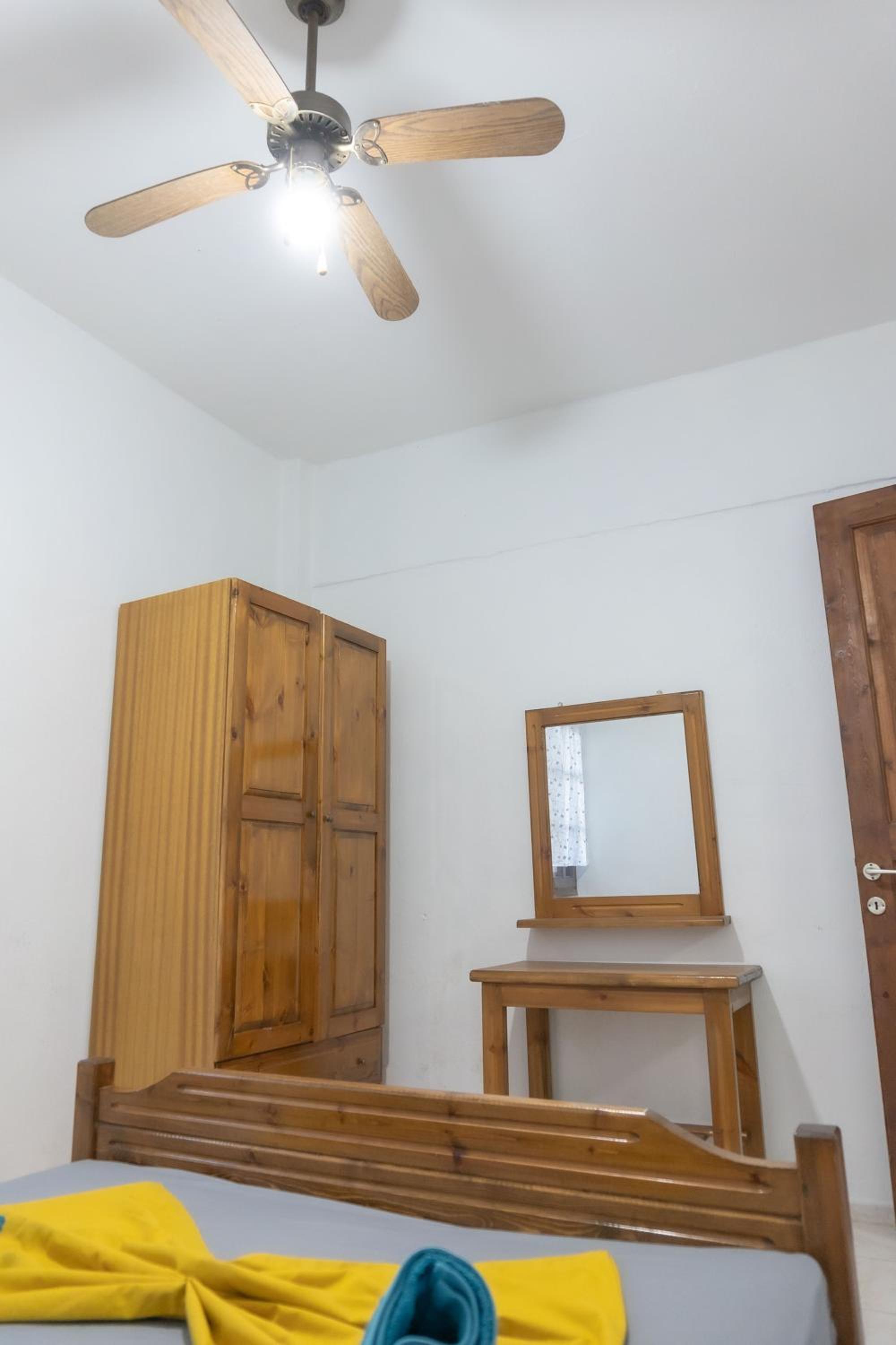 One-Bedroom Apartment photo 1