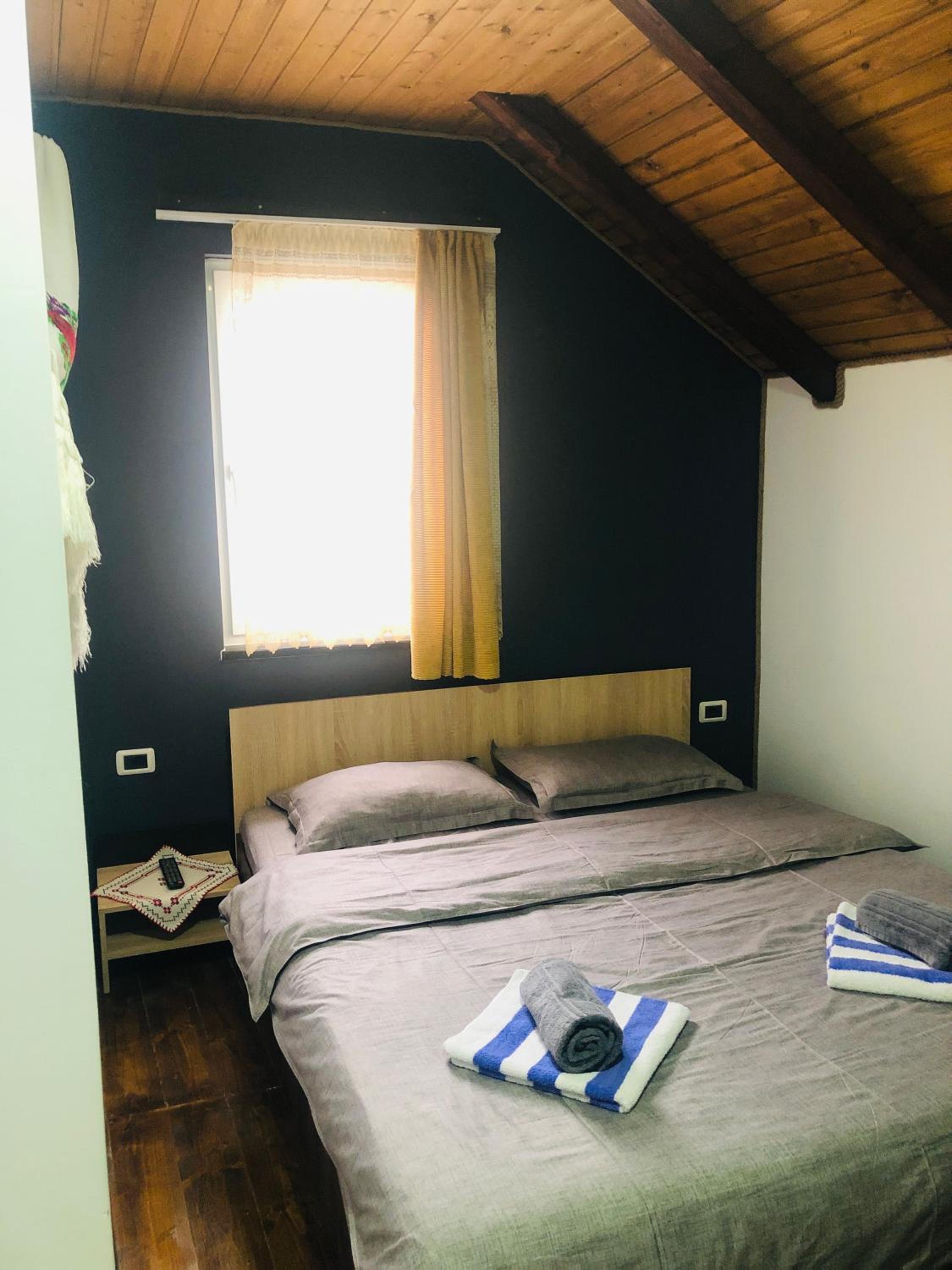 Double Room With Extra Bed photo 2