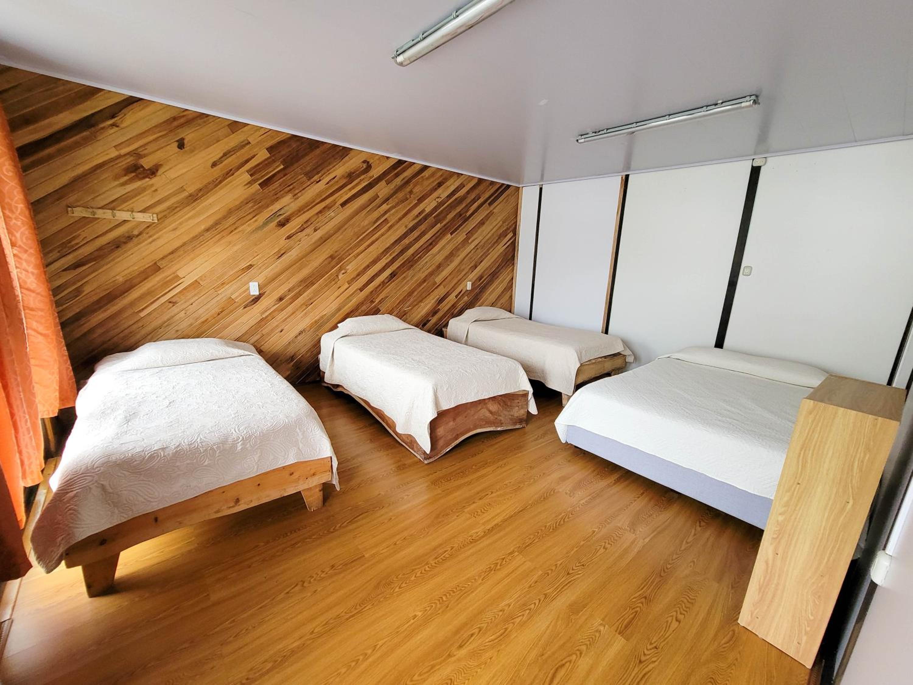 Apartment with Mountain View