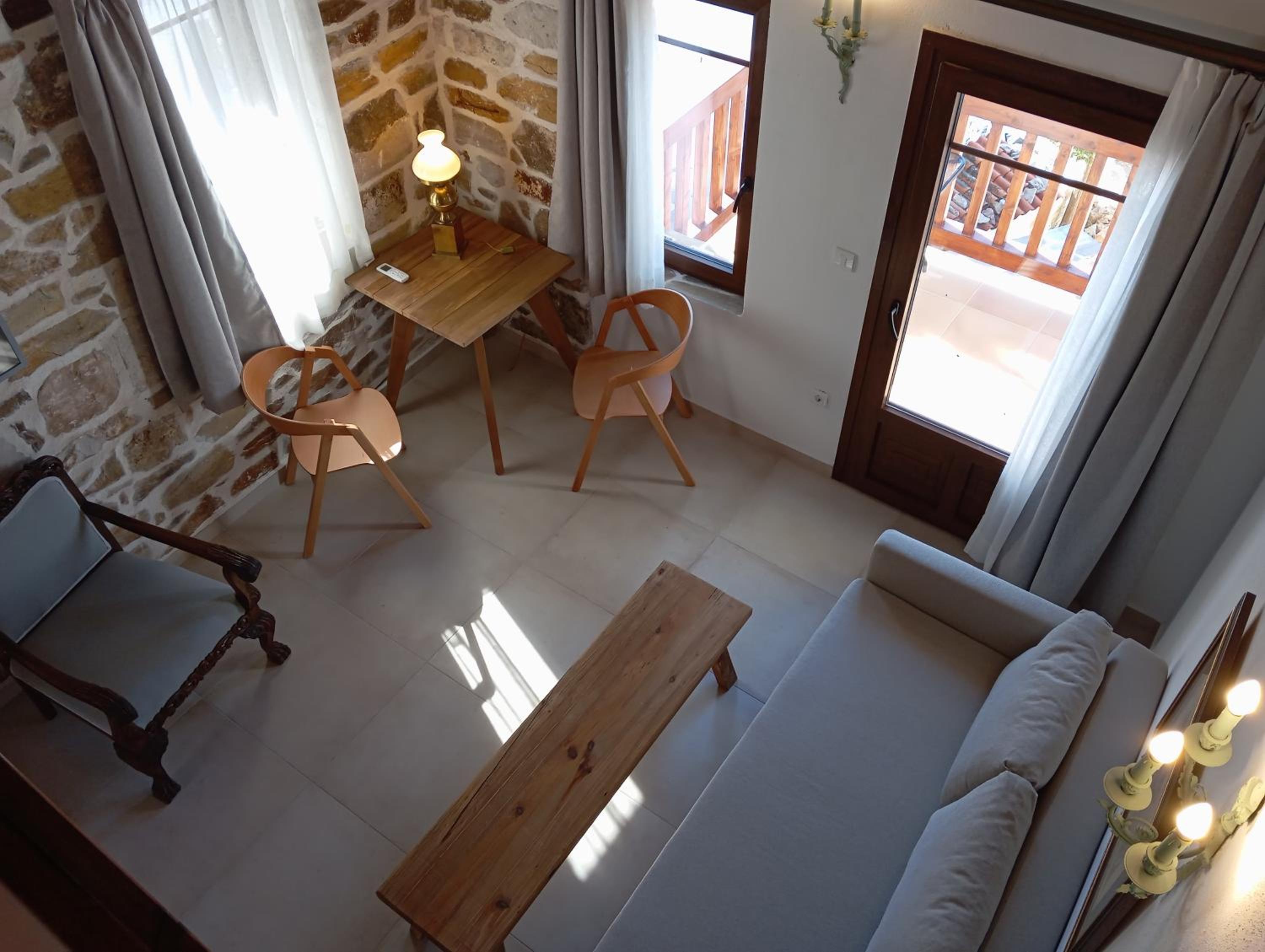 Studio - Split Level photo 1
