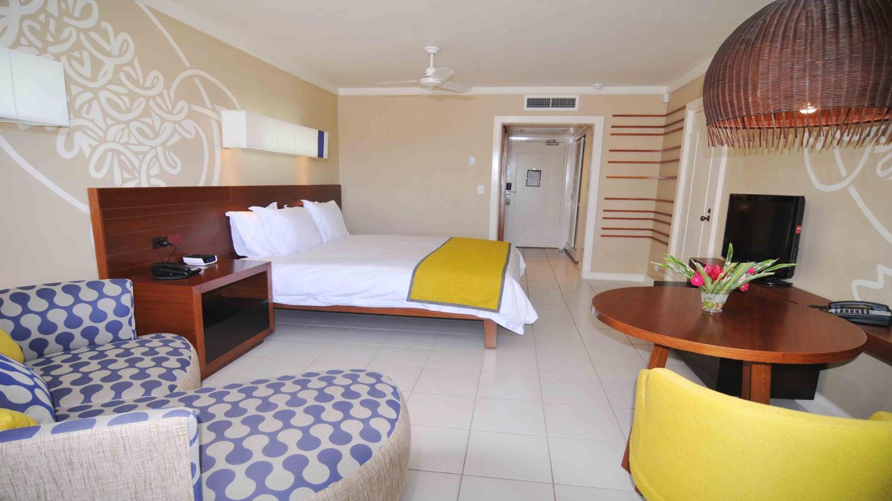 Standard King Room - Photo 5