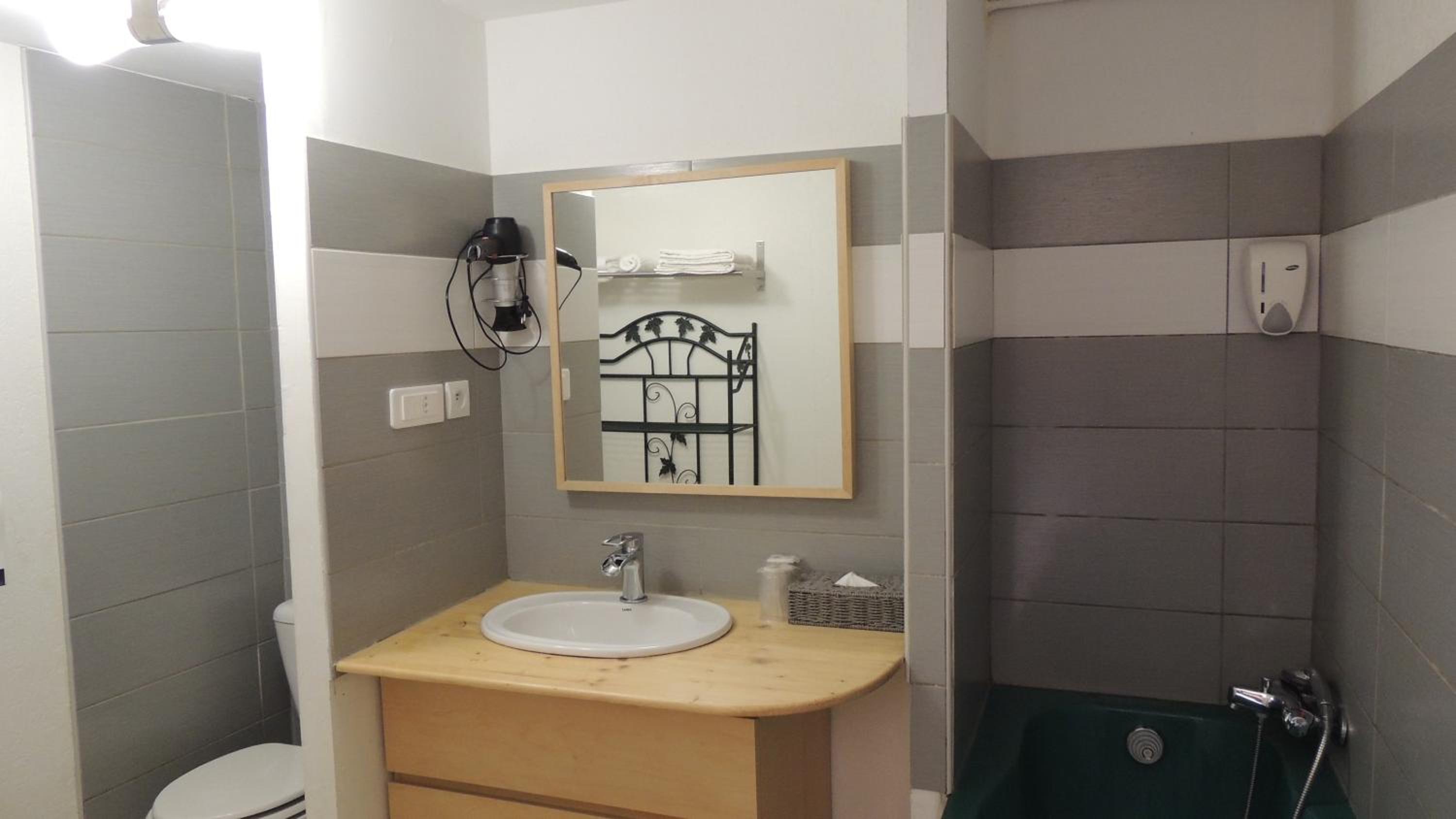 Quadruple Room - Photo 2