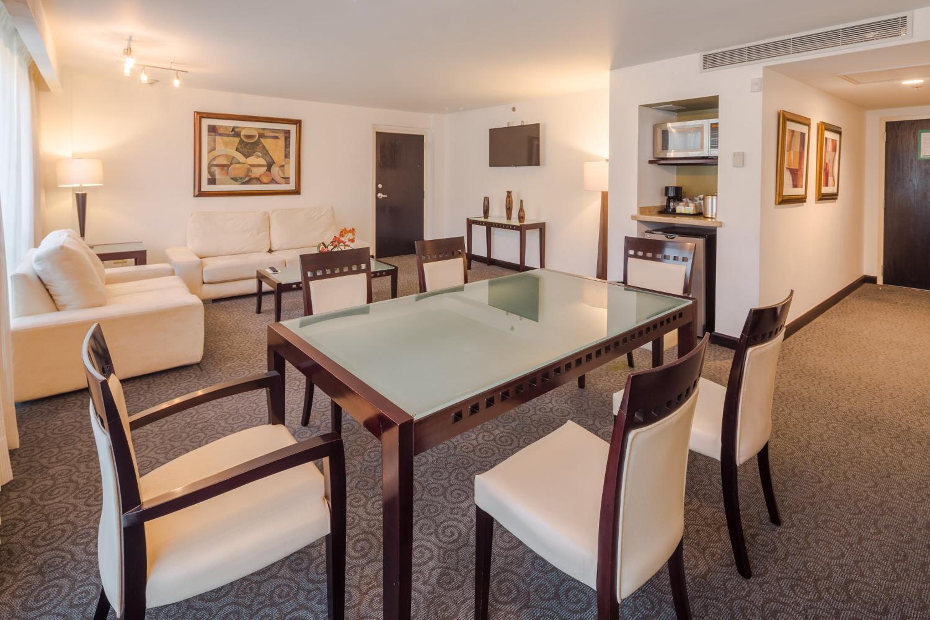 King Suite with Garden View - Photo 1